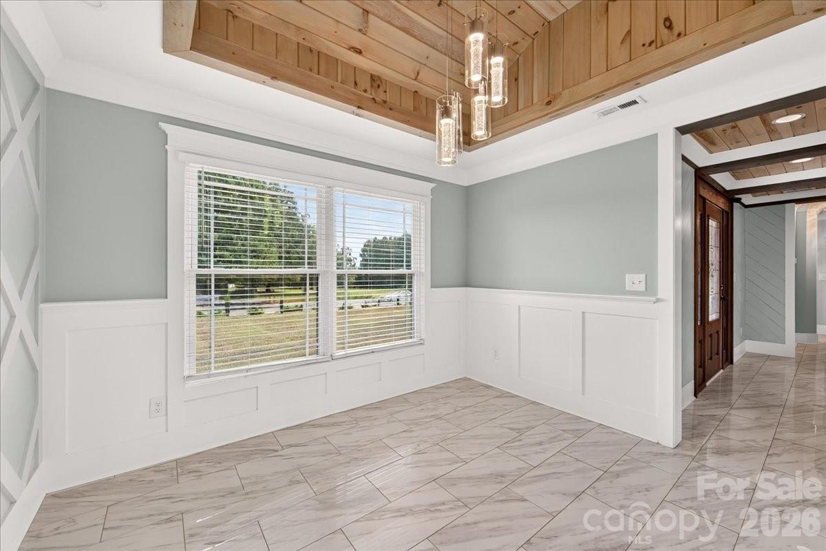Single Family Residence at 2519 Matthews Mint Hill Road, Matthews, photo 16 of 44