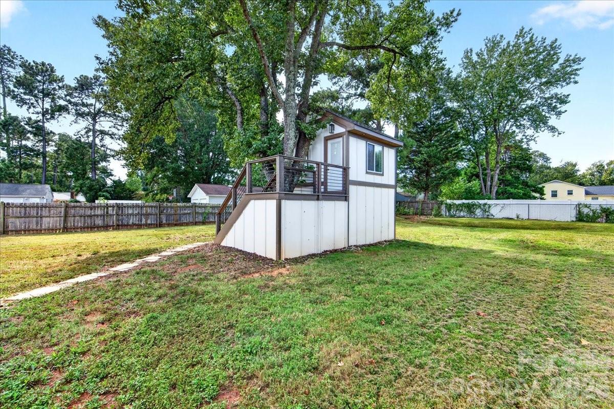 Single Family Residence at 2519 Matthews Mint Hill Road, Matthews, photo 39 of 44