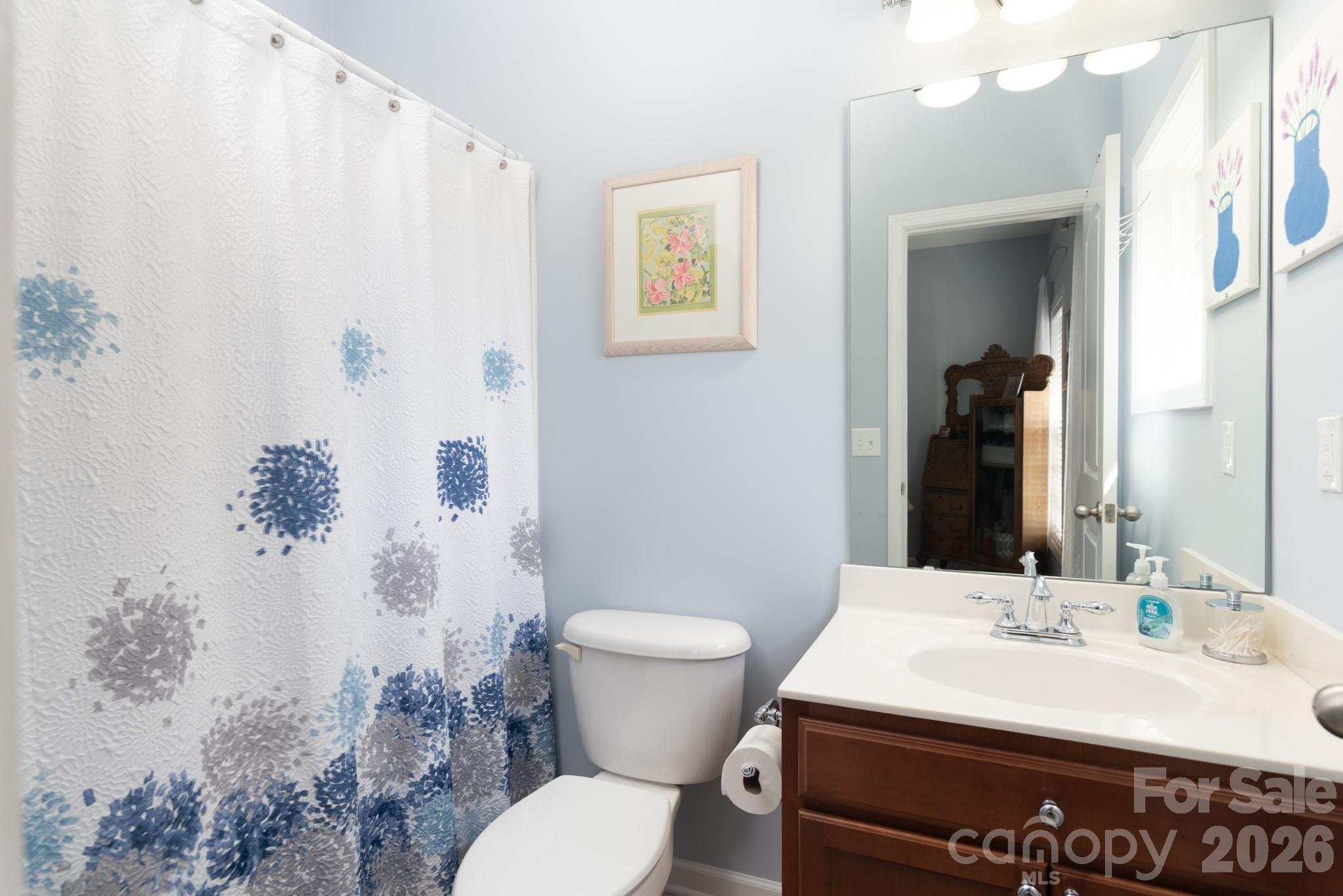 Guest Bathroom - 19911 Lamp Lighters Way, Cornelius
