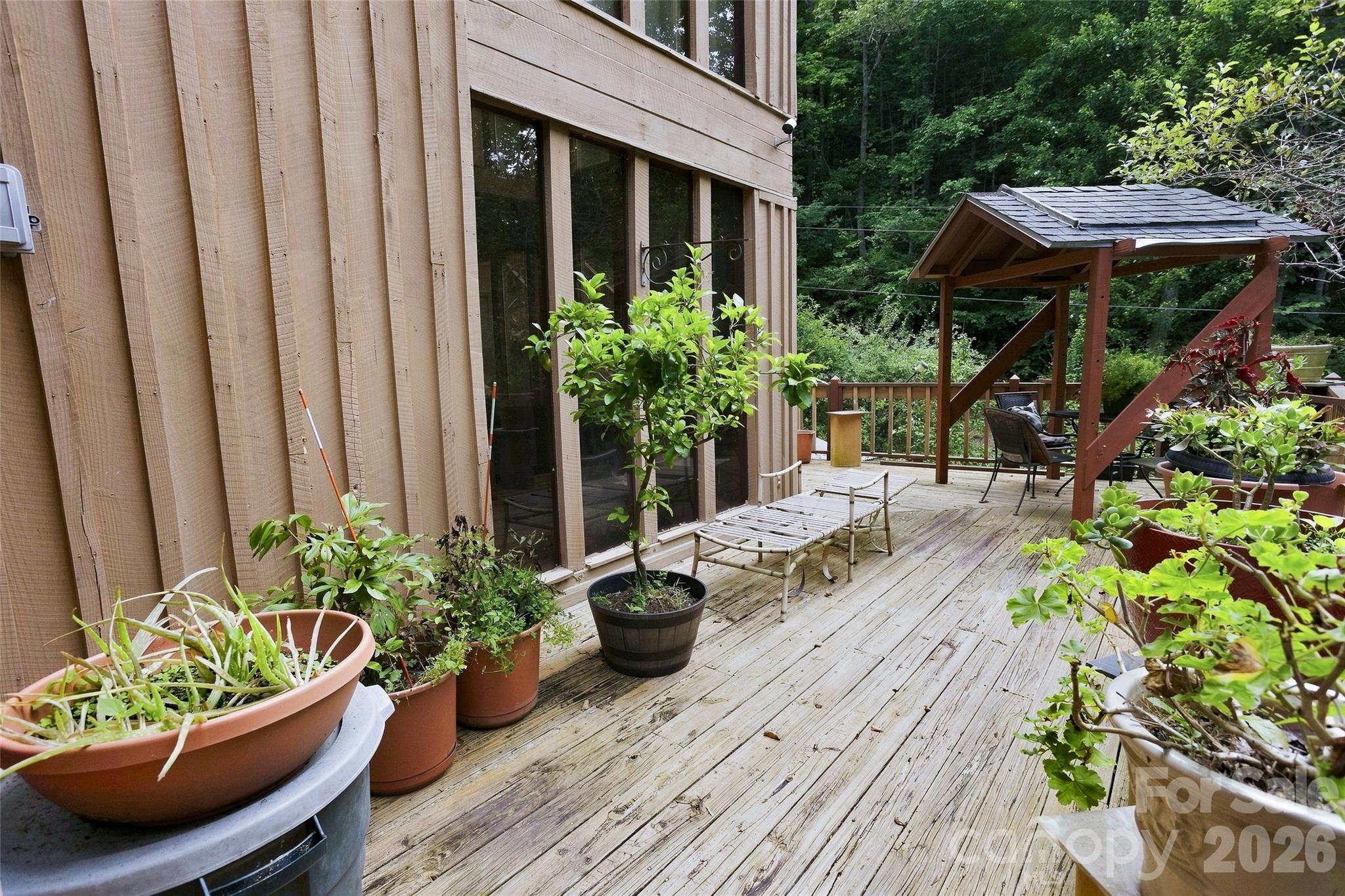 Single Family Residence at 118 Marys Way, Marshall, photo 7 of 48