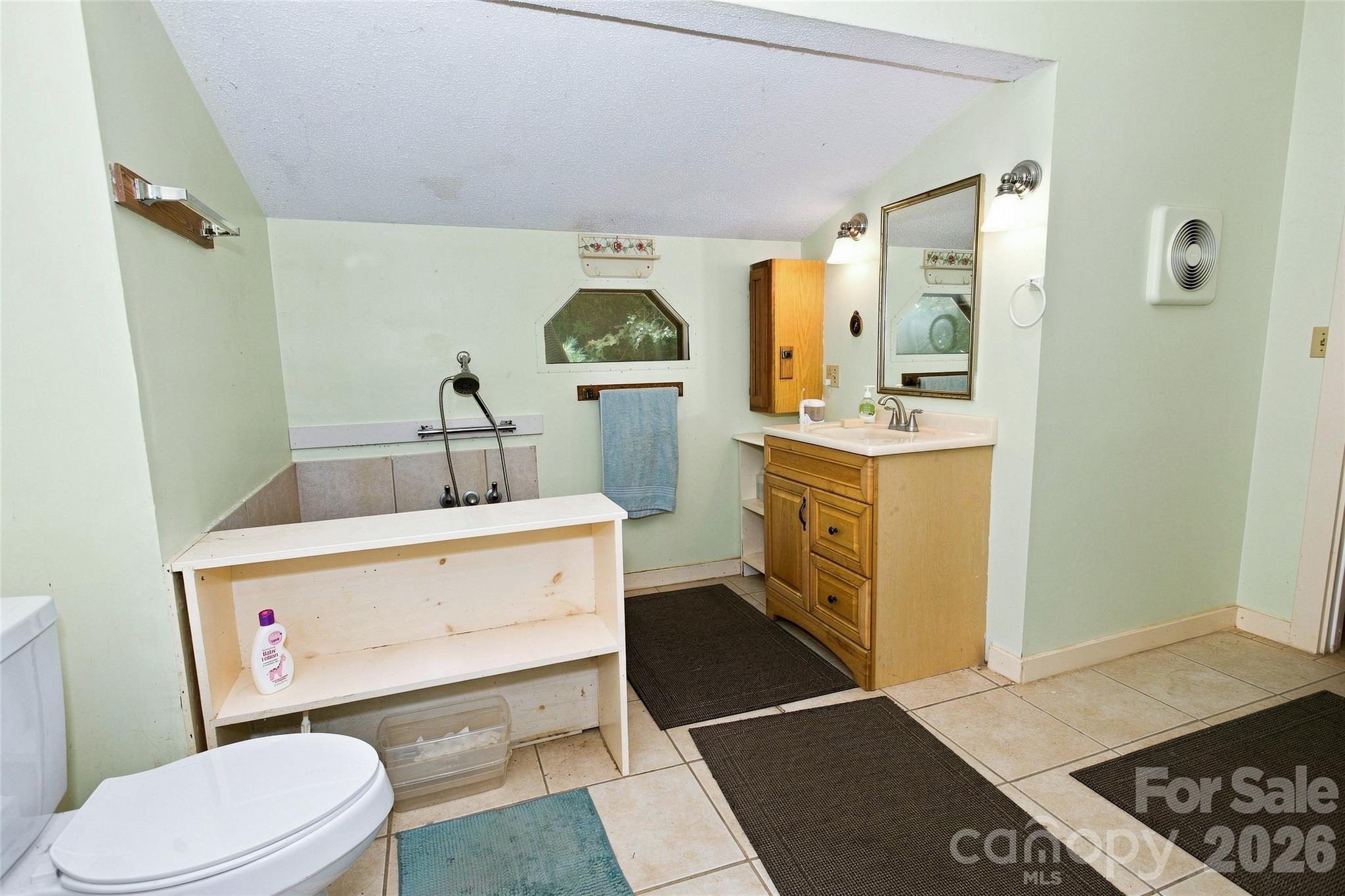 Single Family Residence at 118 Marys Way, Marshall, photo 34 of 48