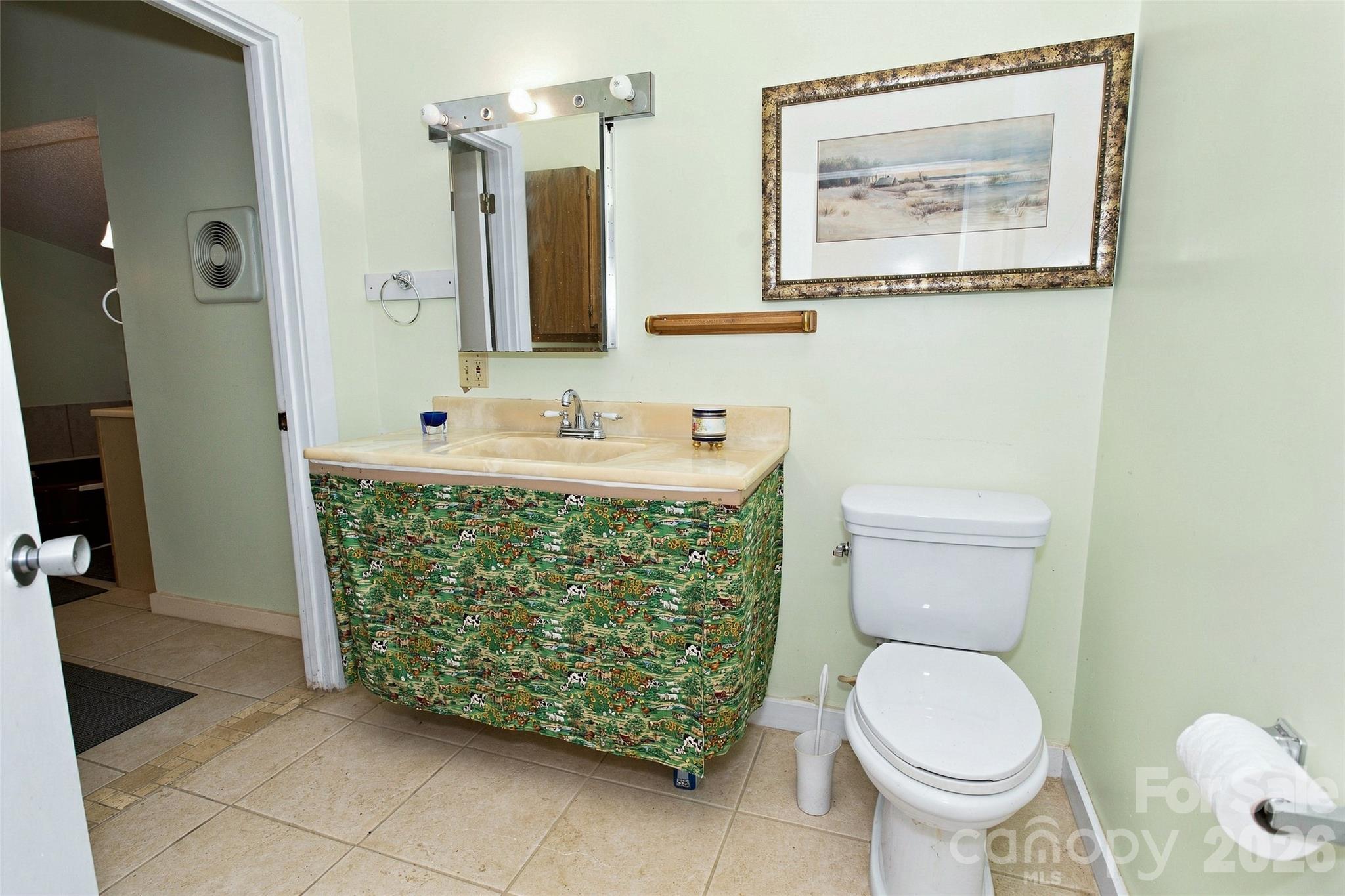 Single Family Residence at 118 Marys Way, Marshall, photo 36 of 48