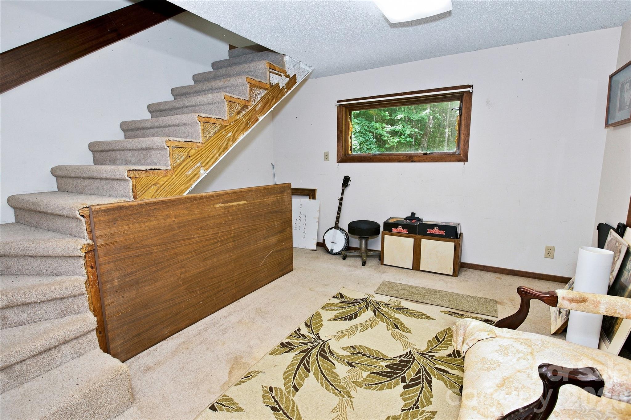 Single Family Residence at 118 Marys Way, Marshall, photo 37 of 48