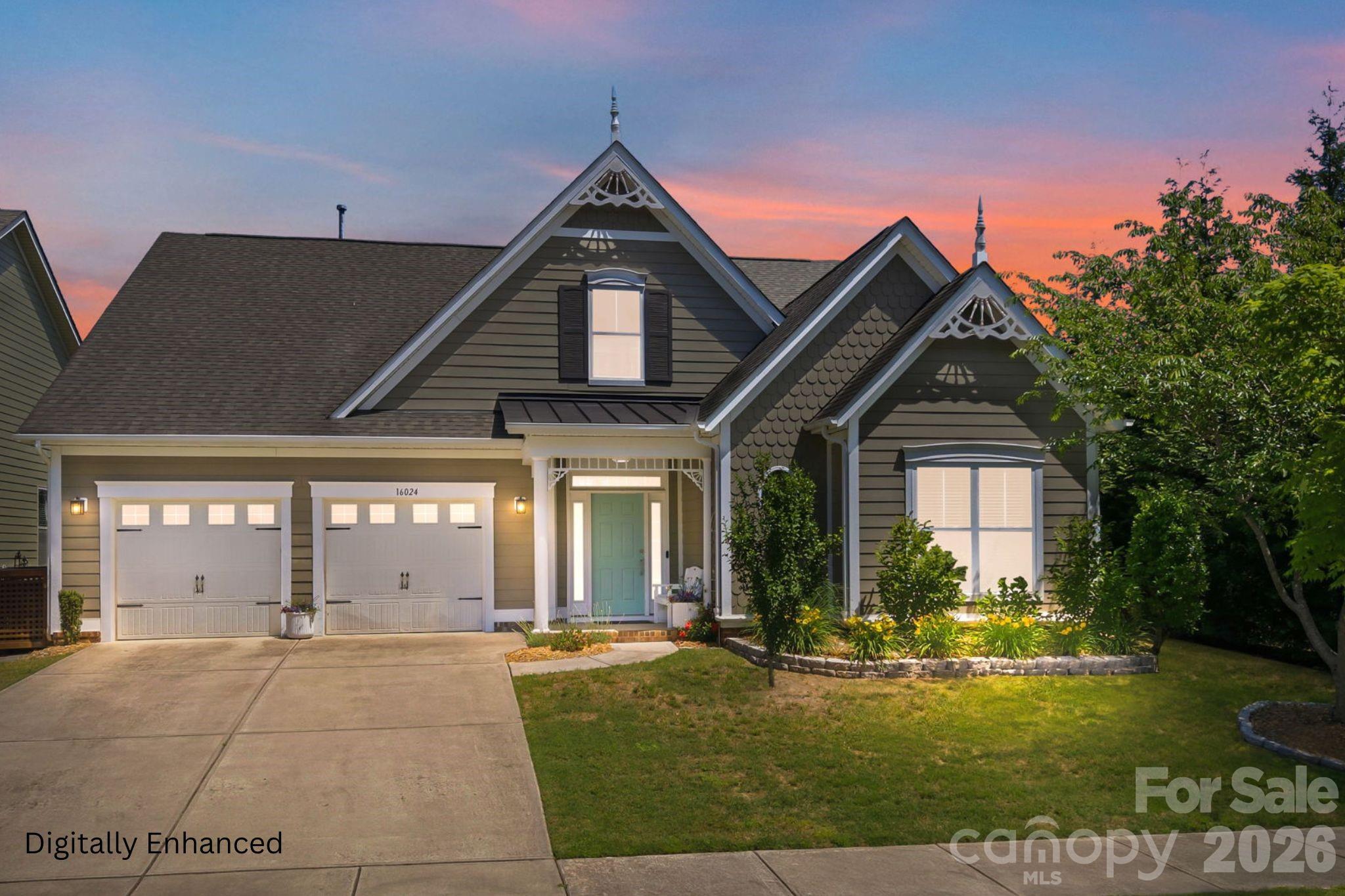 Single Family Residence at 16024 Oxford Glenn Drive, Huntersville, photo 2 of 43