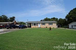 Single Family Residence at 902 Carmel Drive, Gastonia, photo 4 of 28