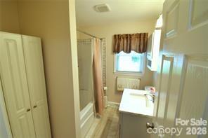 Single Family Residence at 902 Carmel Drive, Gastonia, photo 18 of 28