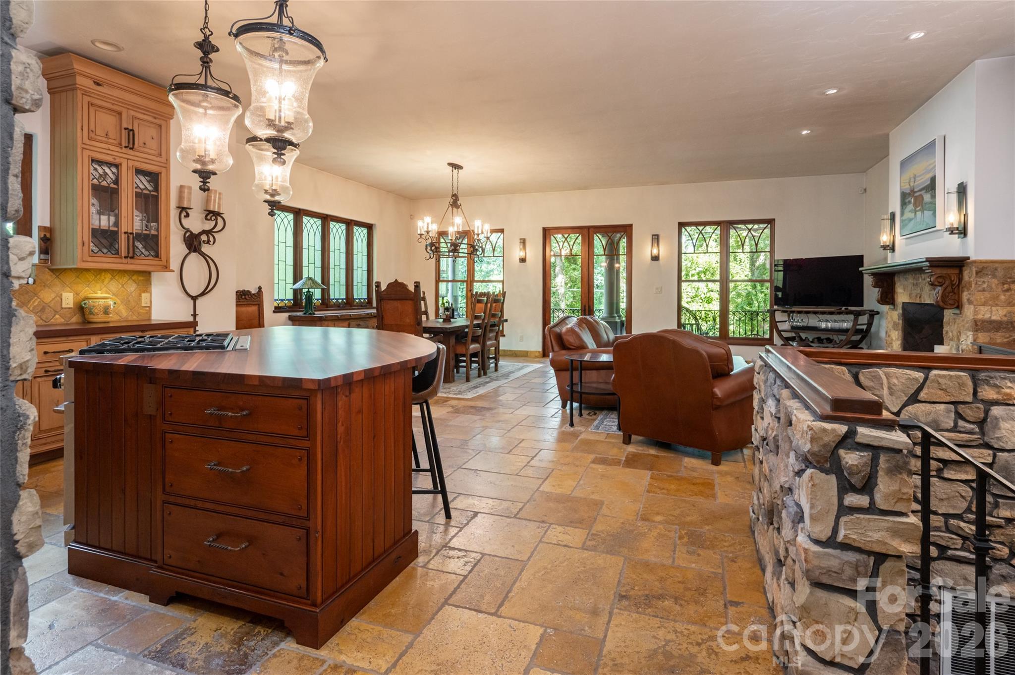 Single Family Residence at 18 Woodlink Road, Asheville, photo 2 of 41
