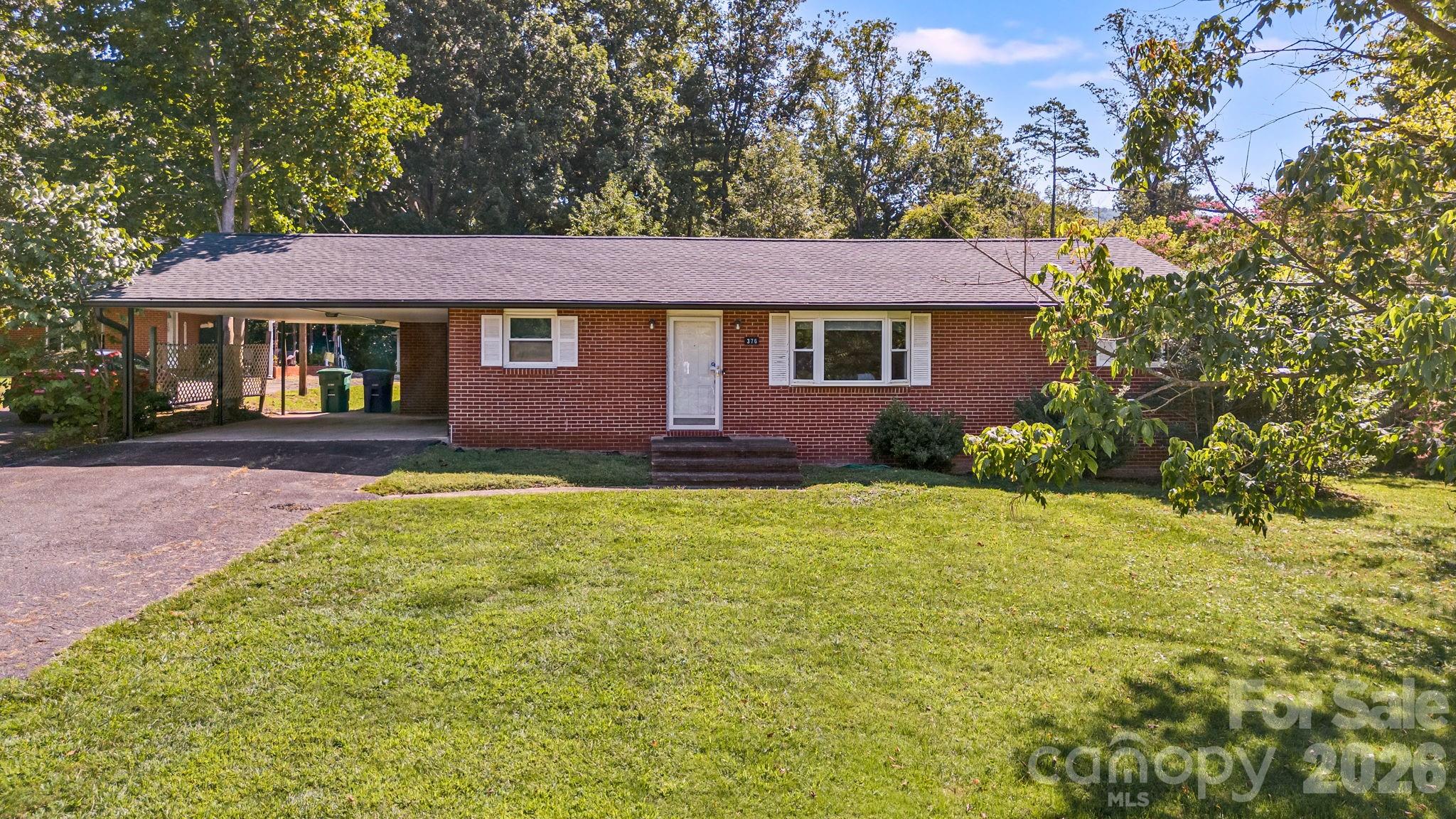 Large Front Yard - 376 School Road E, Asheville