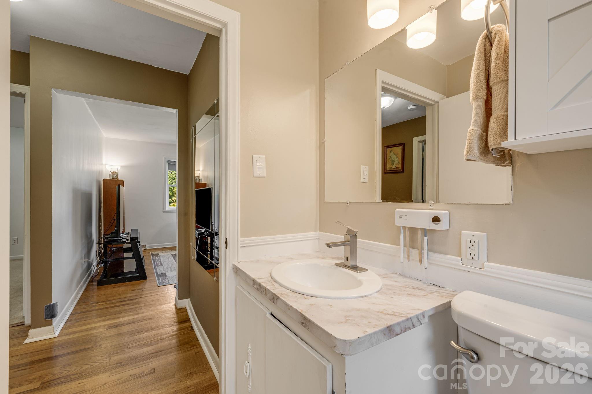Full Bathroom - 376 School Road E, Asheville