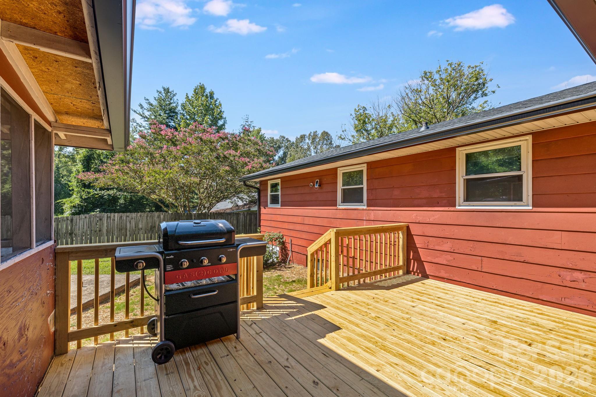 Great for Grilling and Sitting Outside - 376 School Road E, Asheville