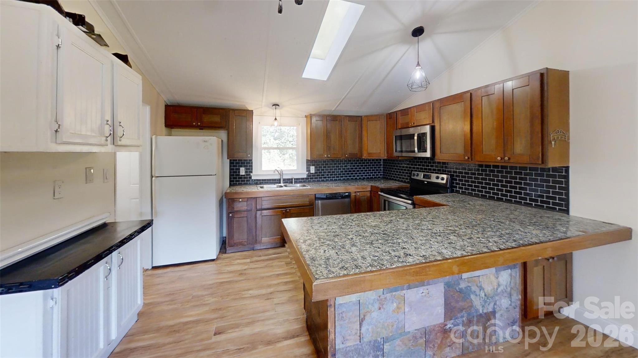 Single Family Residence at 7 Fieldtop Lane, Arden, photo 3 of 28