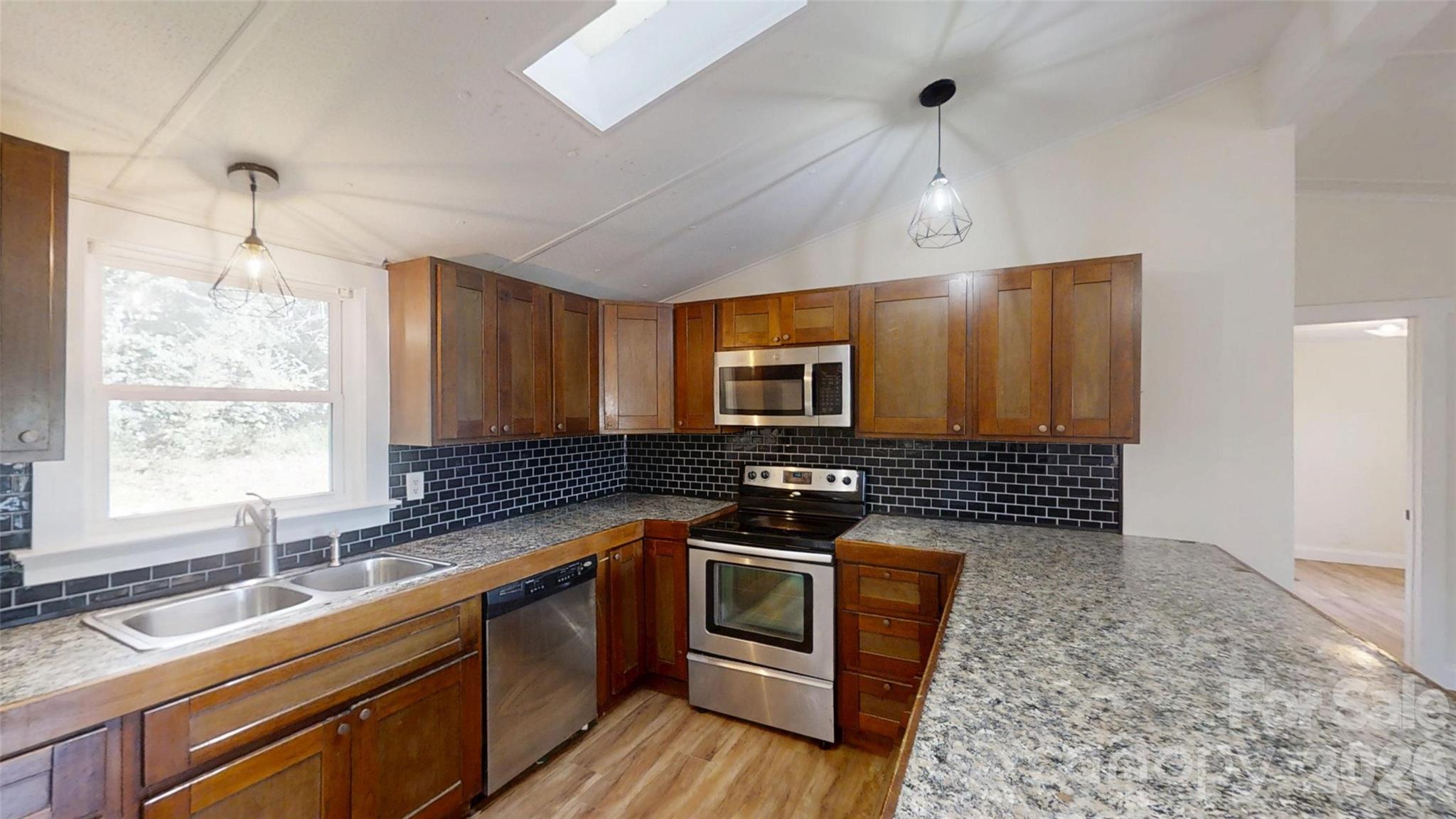 Single Family Residence at 7 Fieldtop Lane, Arden, photo 9 of 28