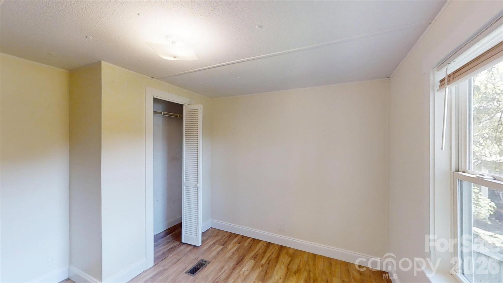 Single Family Residence at 7 Fieldtop Lane, Arden, photo 17 of 28