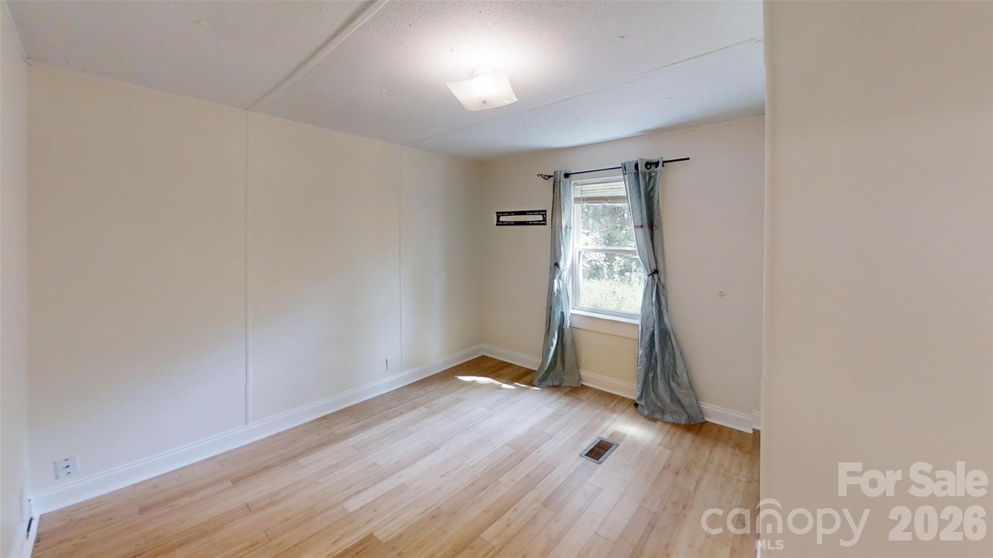 Single Family Residence at 7 Fieldtop Lane, Arden, photo 19 of 28