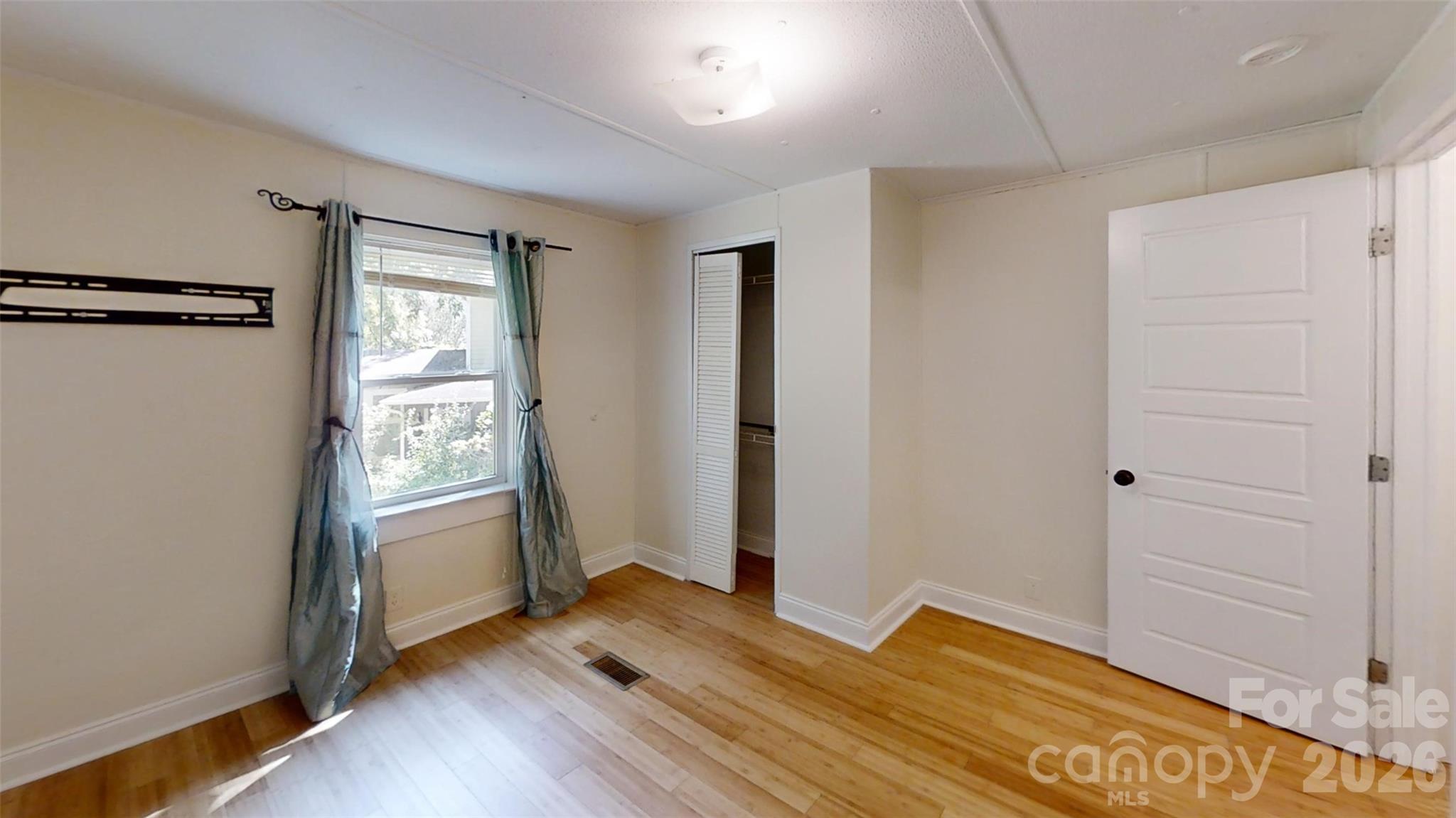 Single Family Residence at 7 Fieldtop Lane, Arden, photo 20 of 28