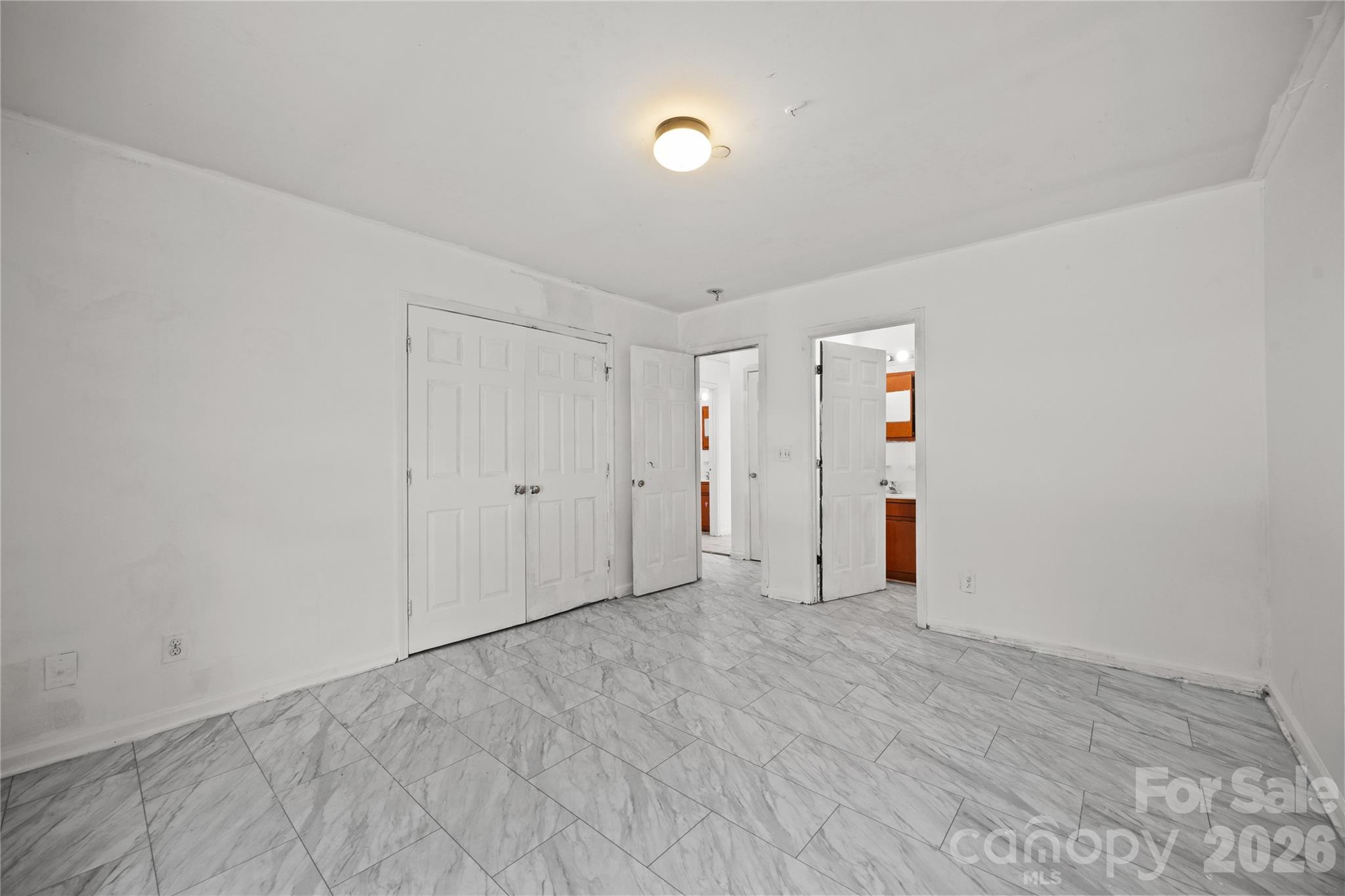 Primary Room - 802 N Shaver Street, Salisbury