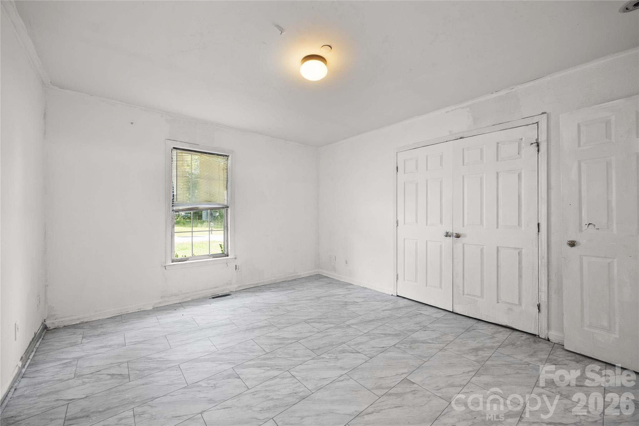 Primary Room 2 - 802 N Shaver Street, Salisbury