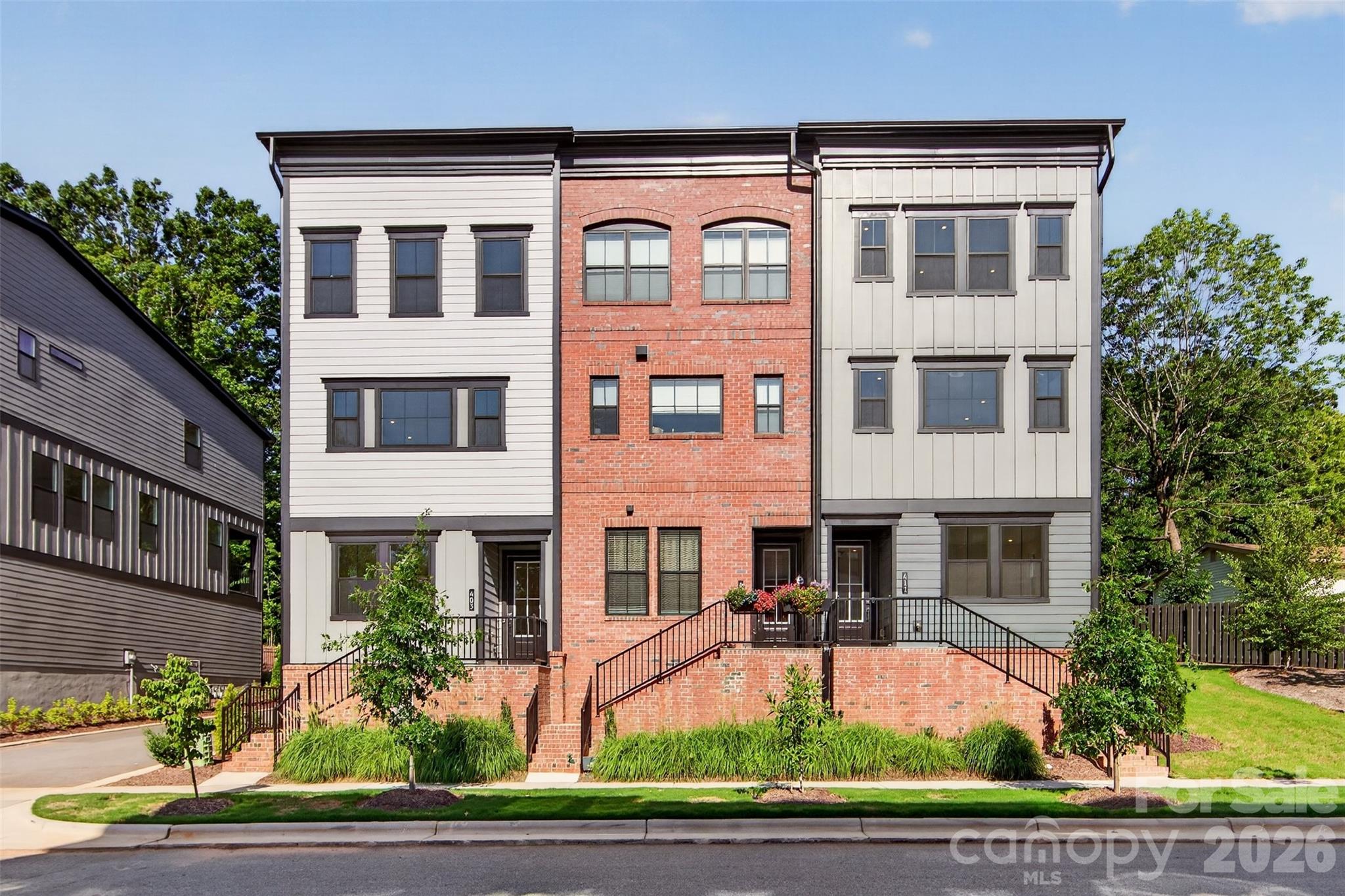 Low-maintenance in Historic downtown Waxhaw - 411 Old Town Village Road, Waxhaw