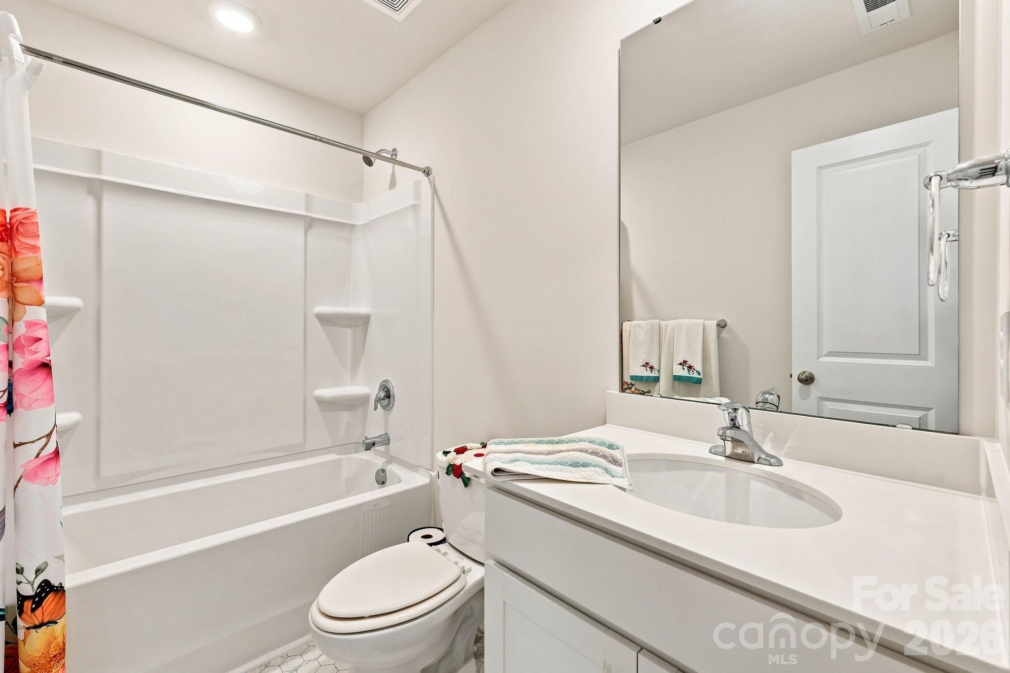 Bathroom upstairs - 16 Madelyn Drive, Clyde