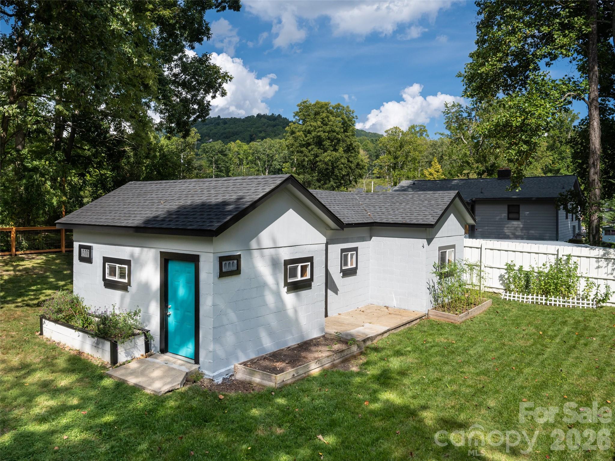 Single Family Residence at 306 Mccoy Cove Road, Black Mountain, photo 31 of 48
