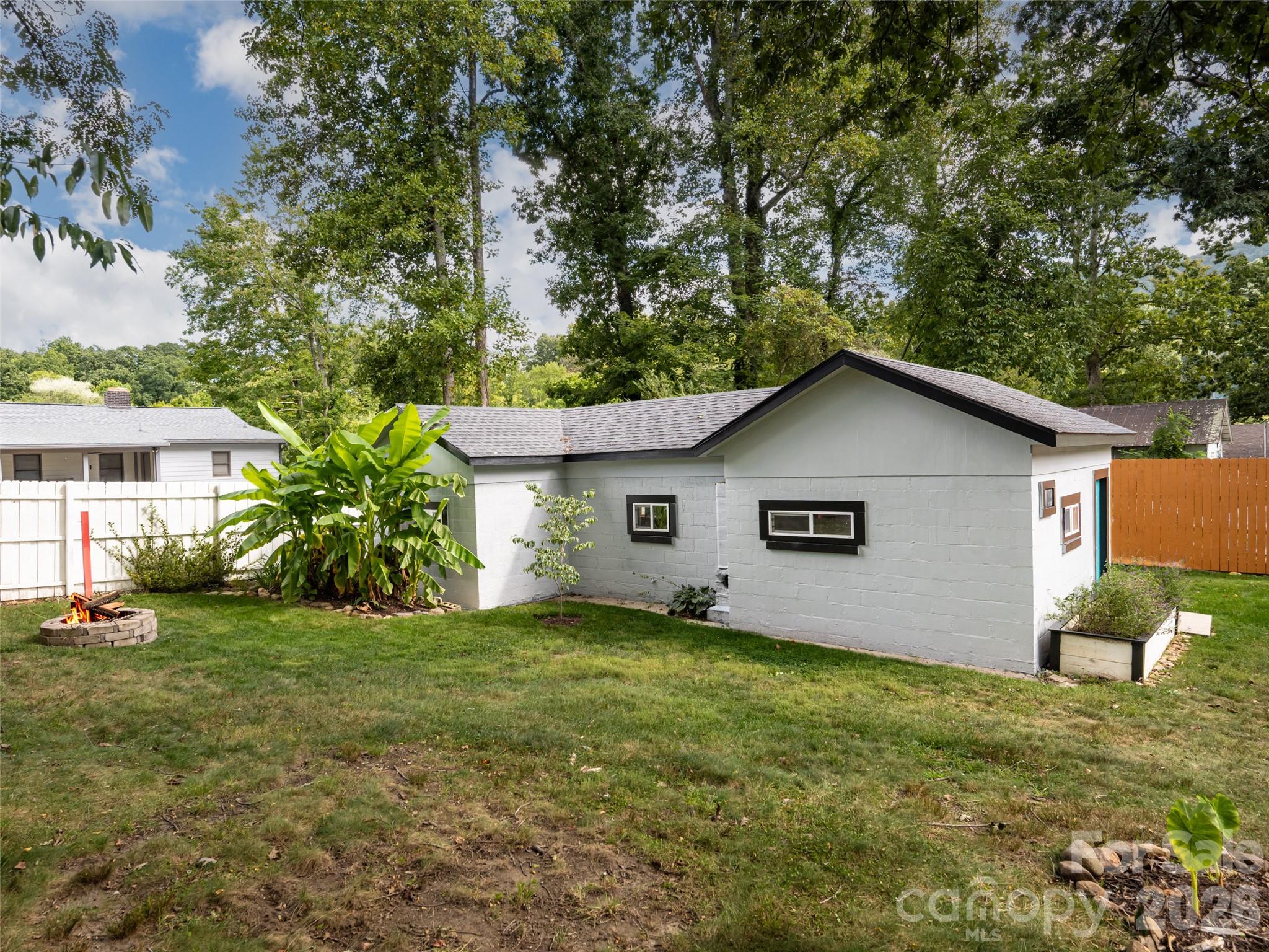 Single Family Residence at 306 Mccoy Cove Road, Black Mountain, photo 40 of 48