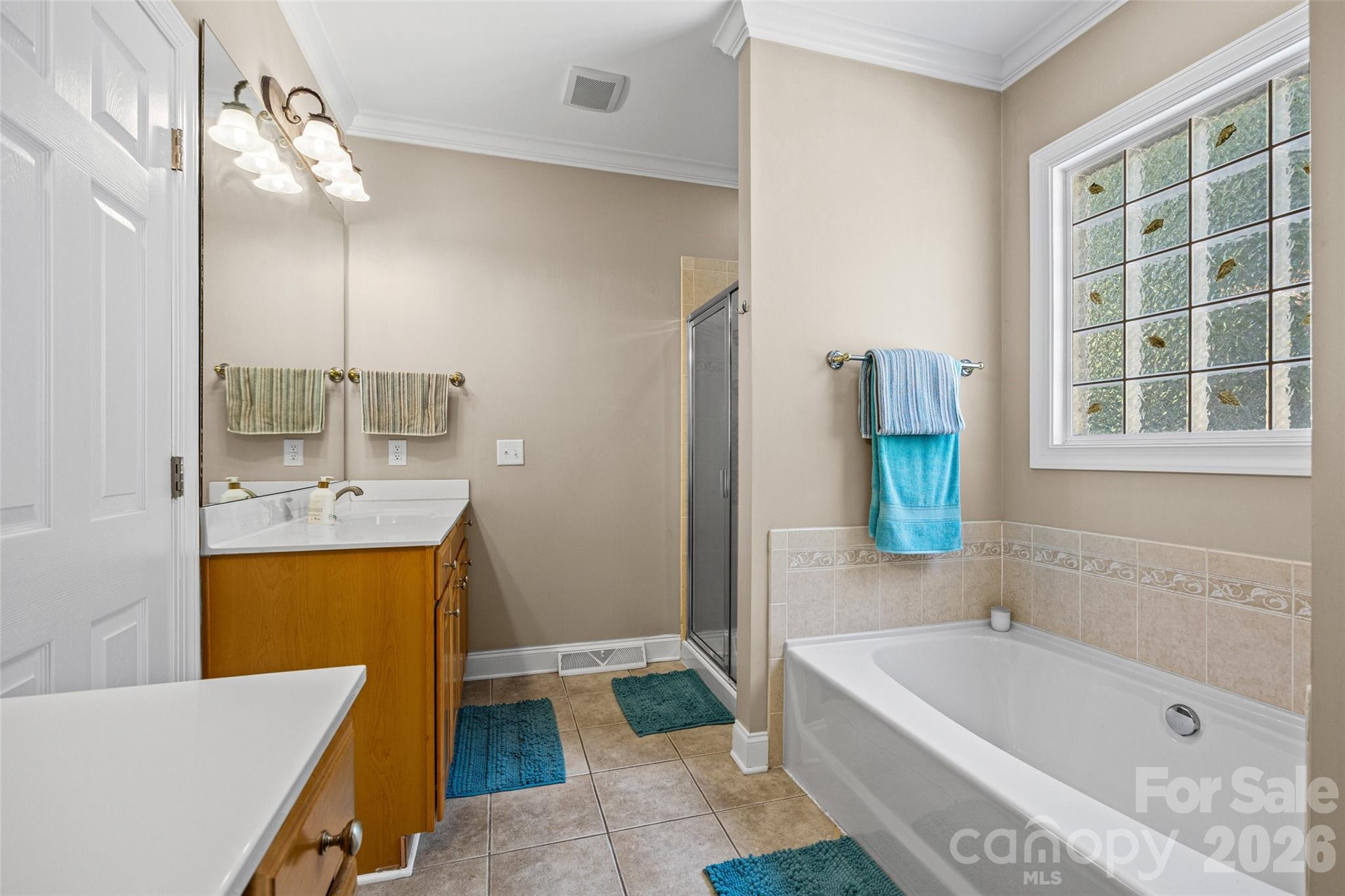 Single Family Residence at 1063 Hunters Run Drive, Tega Cay, photo 14 of 41