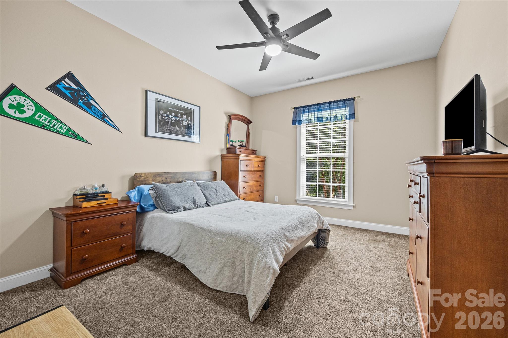 Single Family Residence at 1063 Hunters Run Drive, Tega Cay, photo 19 of 41
