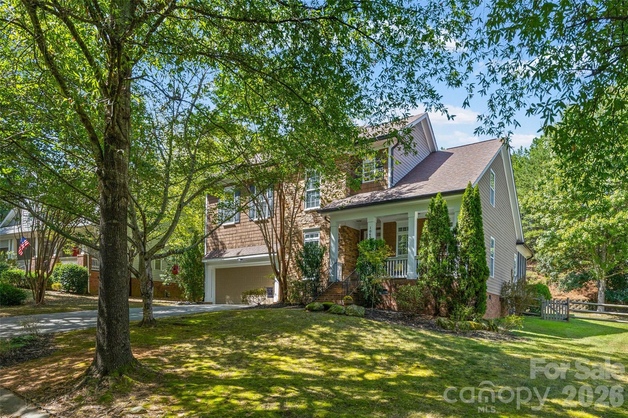Single Family Residence at 1063 Hunters Run Drive, Tega Cay, photo 30 of 41