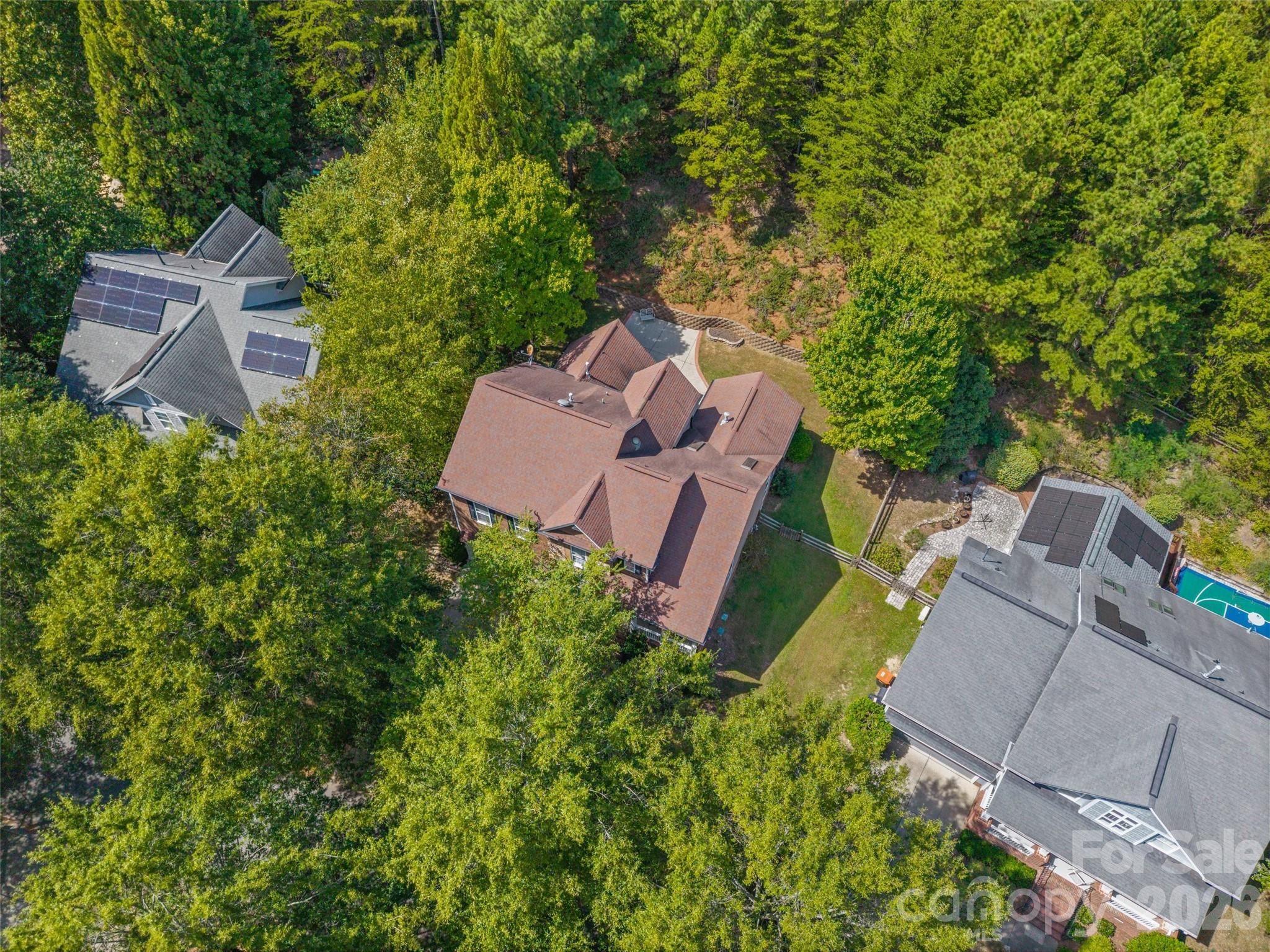 Single Family Residence at 1063 Hunters Run Drive, Tega Cay, photo 31 of 41