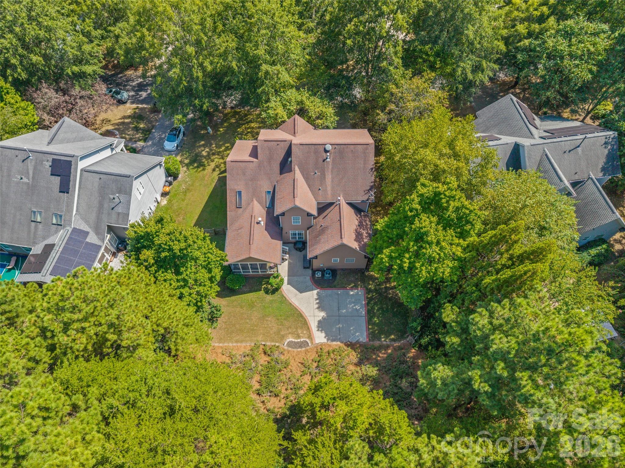 Single Family Residence at 1063 Hunters Run Drive, Tega Cay, photo 32 of 41