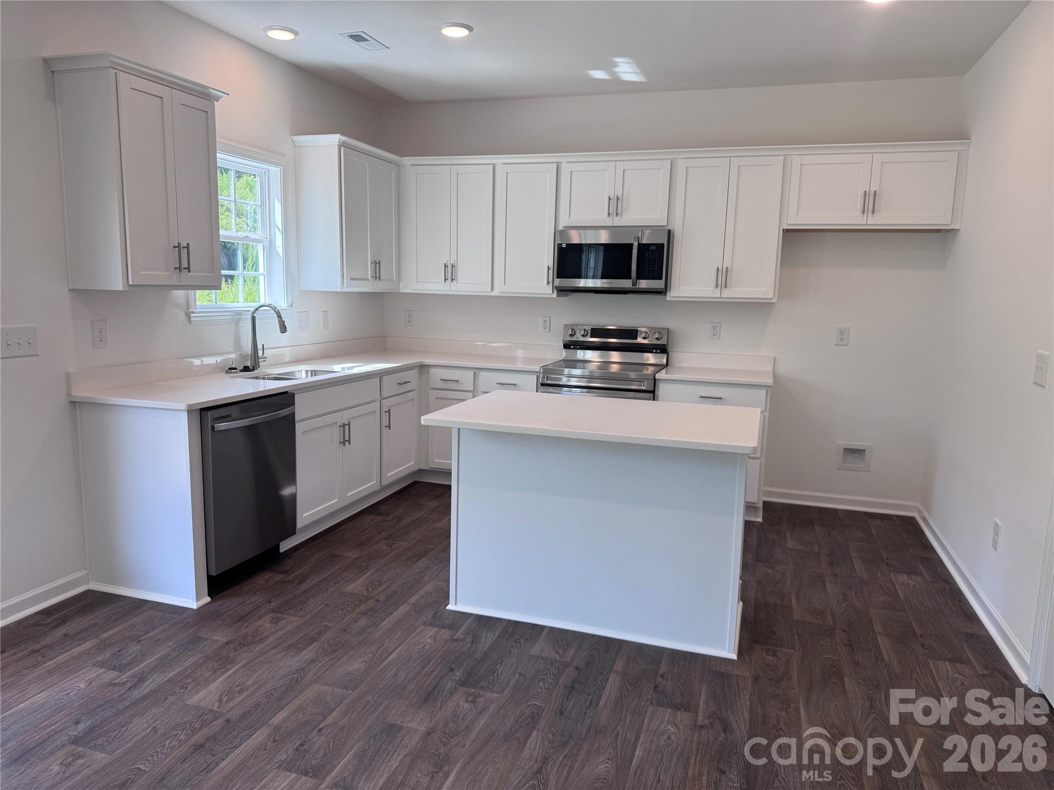 Single Family Residence at 331 Waylon Court, Lexington, photo 3 of 12
