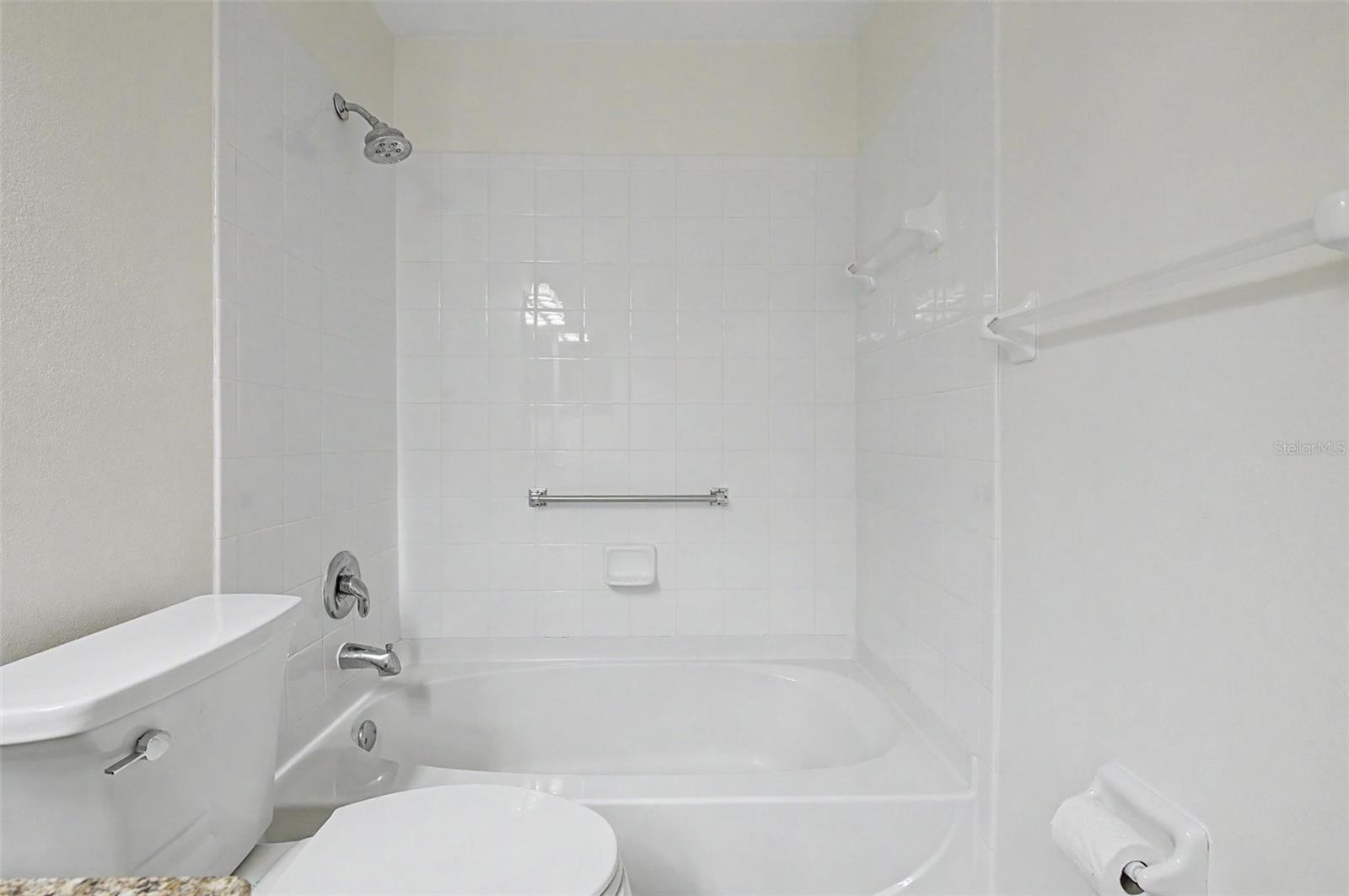 bathroom 2 - 11709 SPINDRIFT LOOP, HUDSON