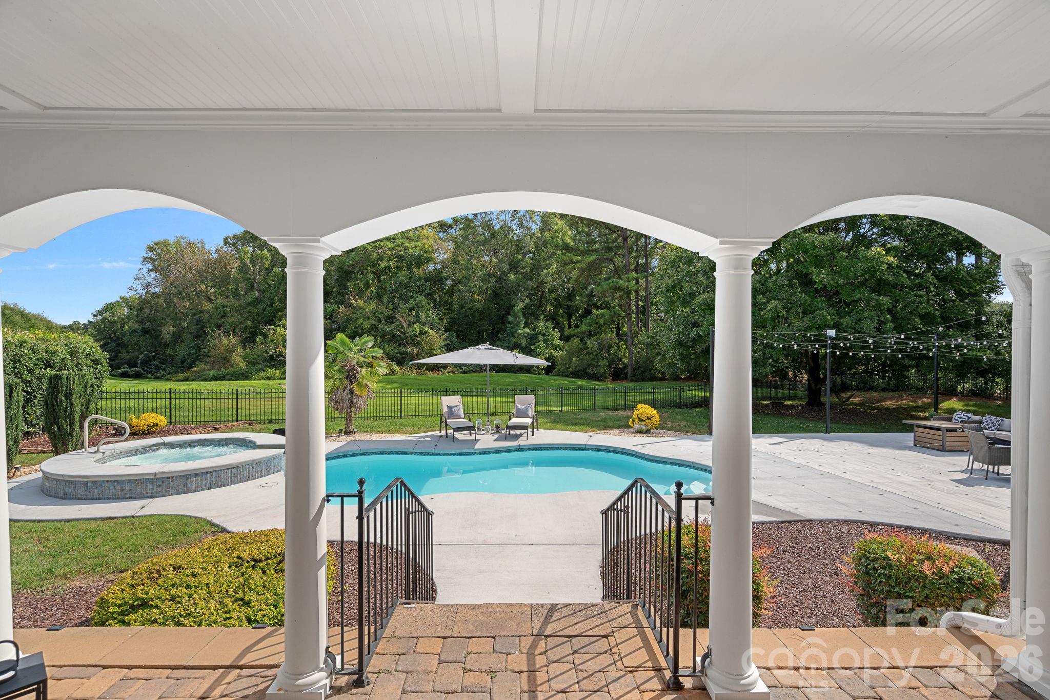 Single Family Residence at 18806 Boundary Oaks Court, Davidson, photo 31 of 48