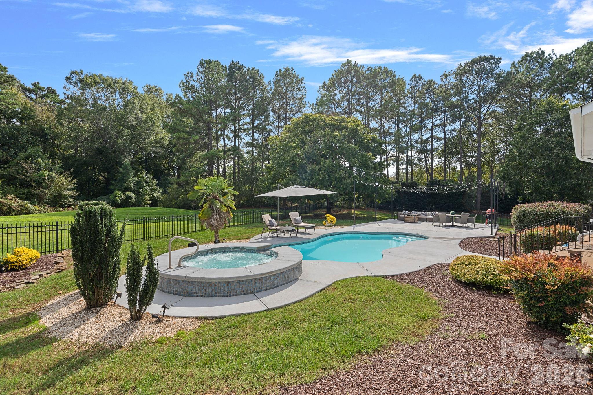 Single Family Residence at 18806 Boundary Oaks Court, Davidson, photo 37 of 48
