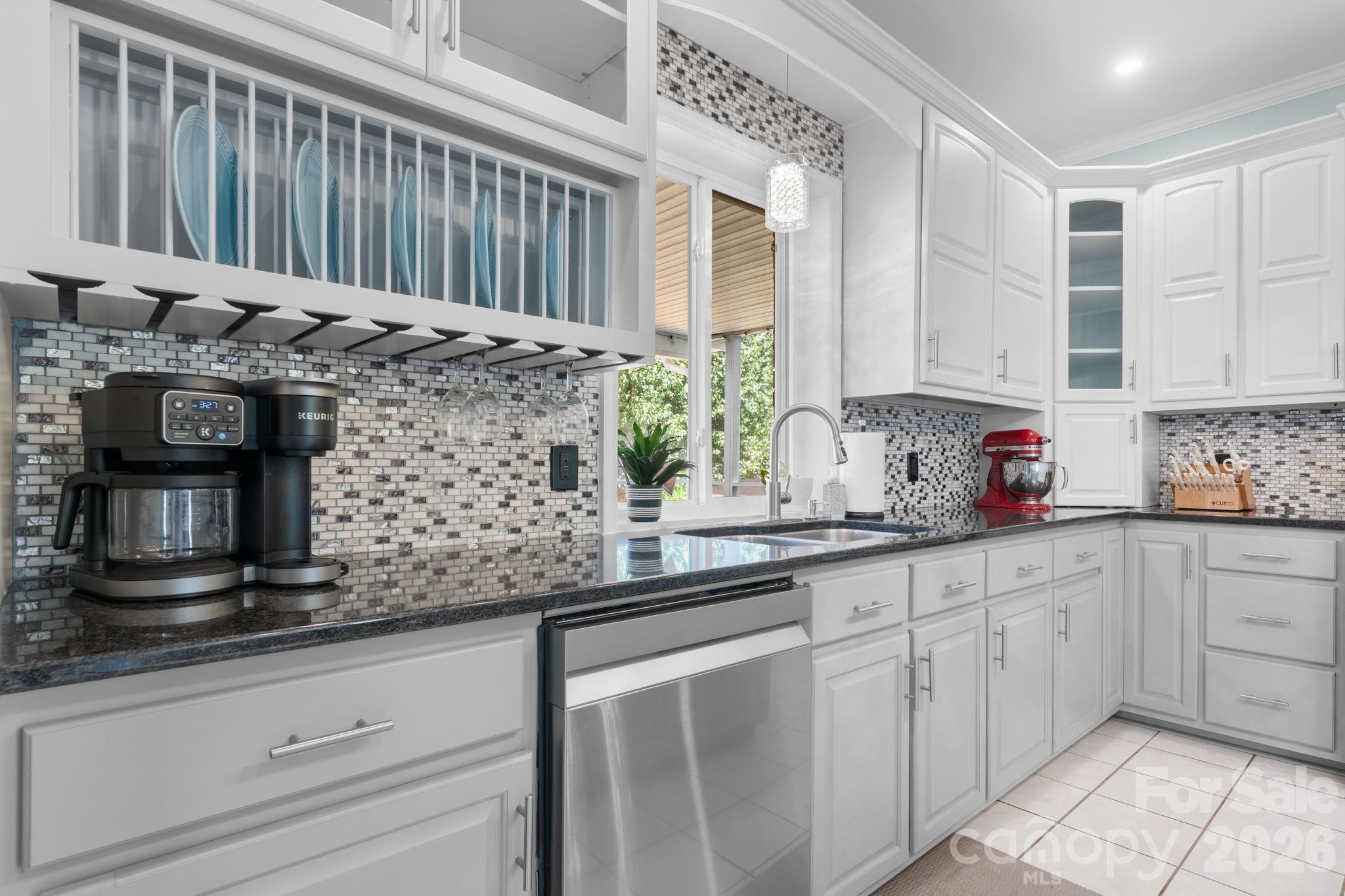 Single Family Residence at 1360 Sweet briar Lane, Hickory, photo 9 of 47