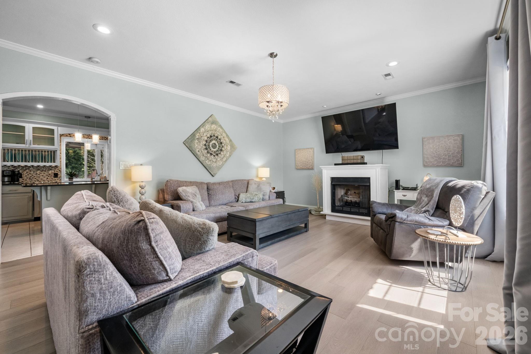 Single Family Residence at 1360 Sweet briar Lane, Hickory, photo 11 of 47