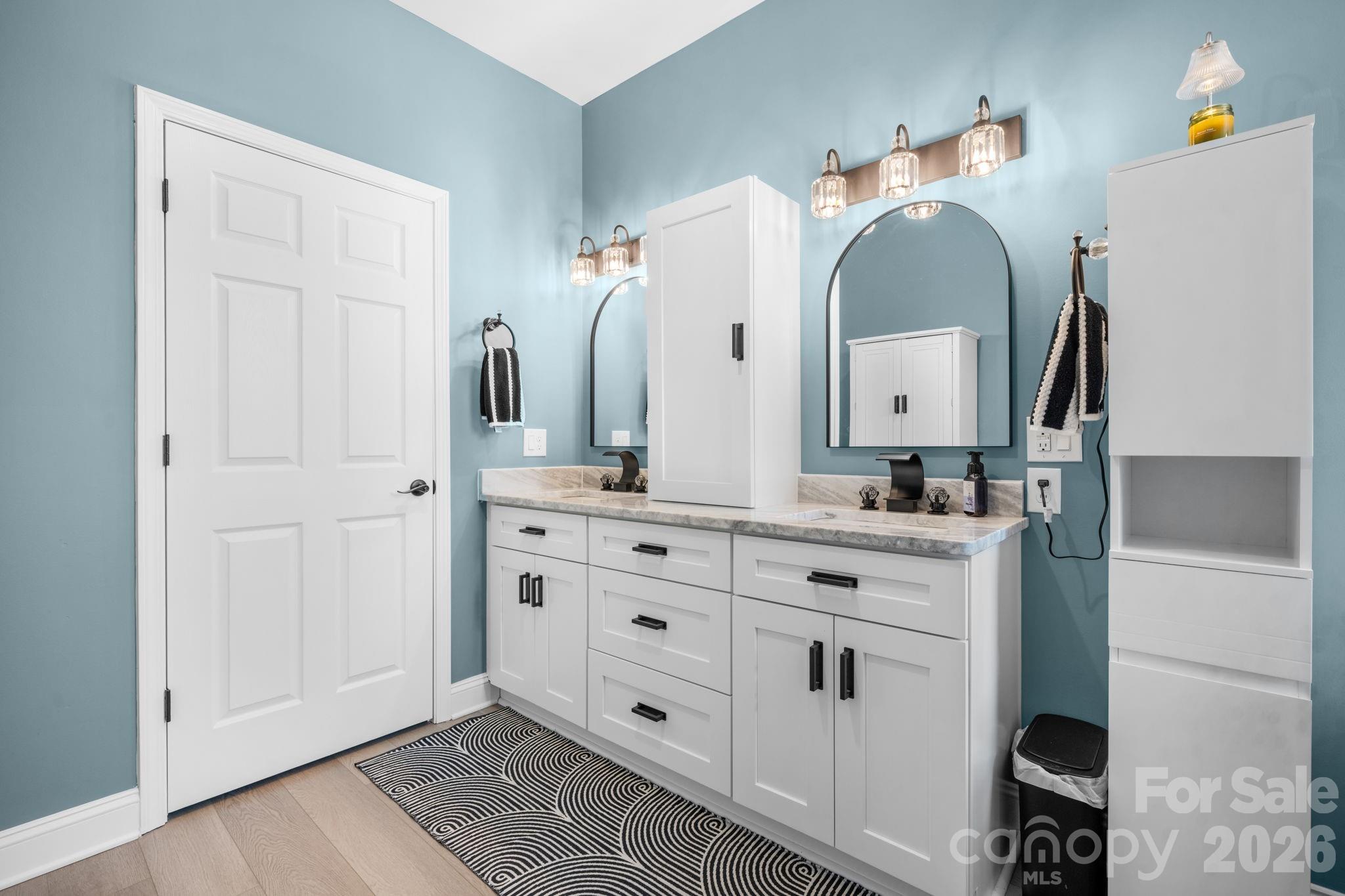 Single Family Residence at 1360 Sweet briar Lane, Hickory, photo 24 of 47