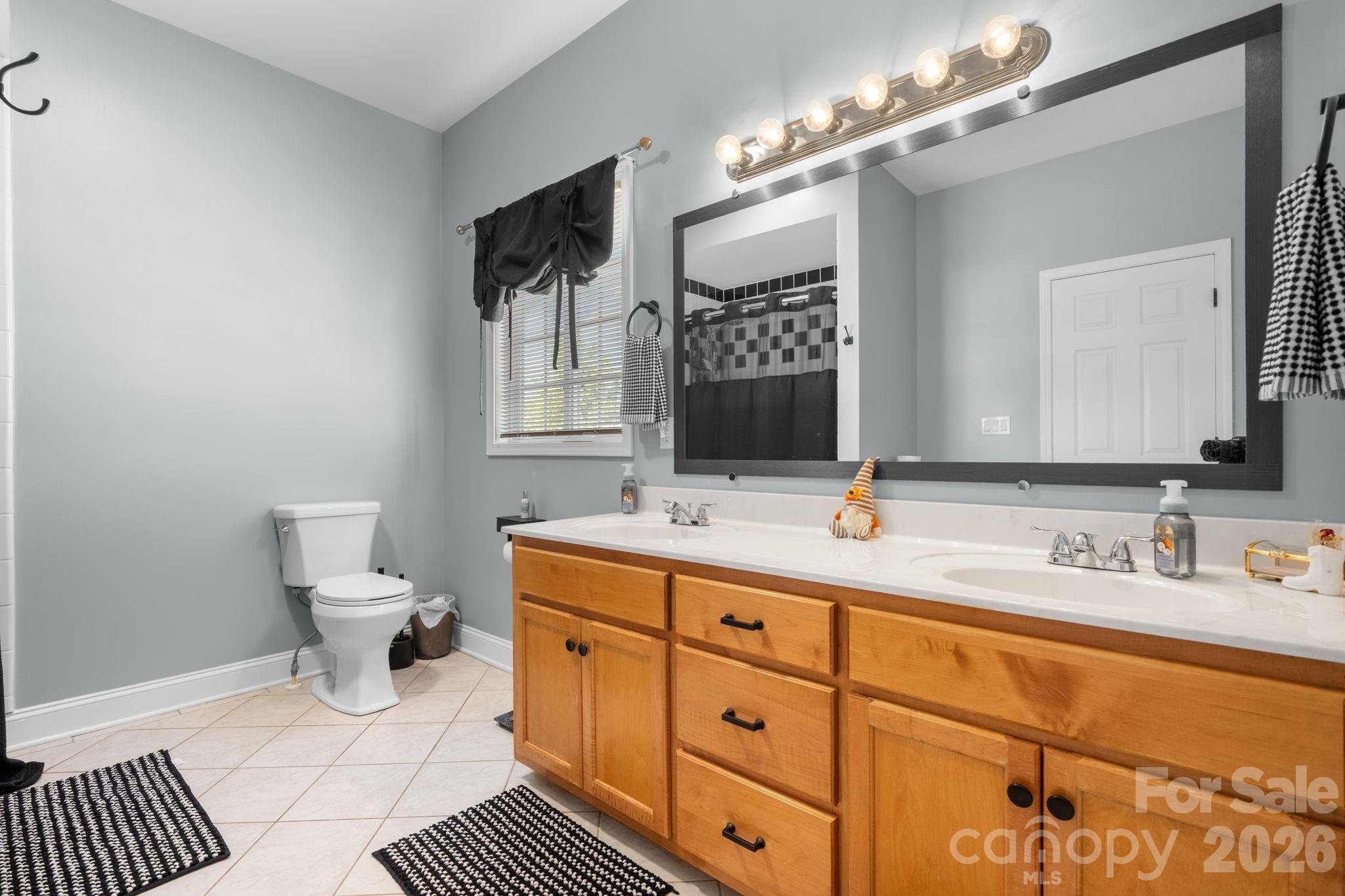 Single Family Residence at 1360 Sweet briar Lane, Hickory, photo 33 of 47