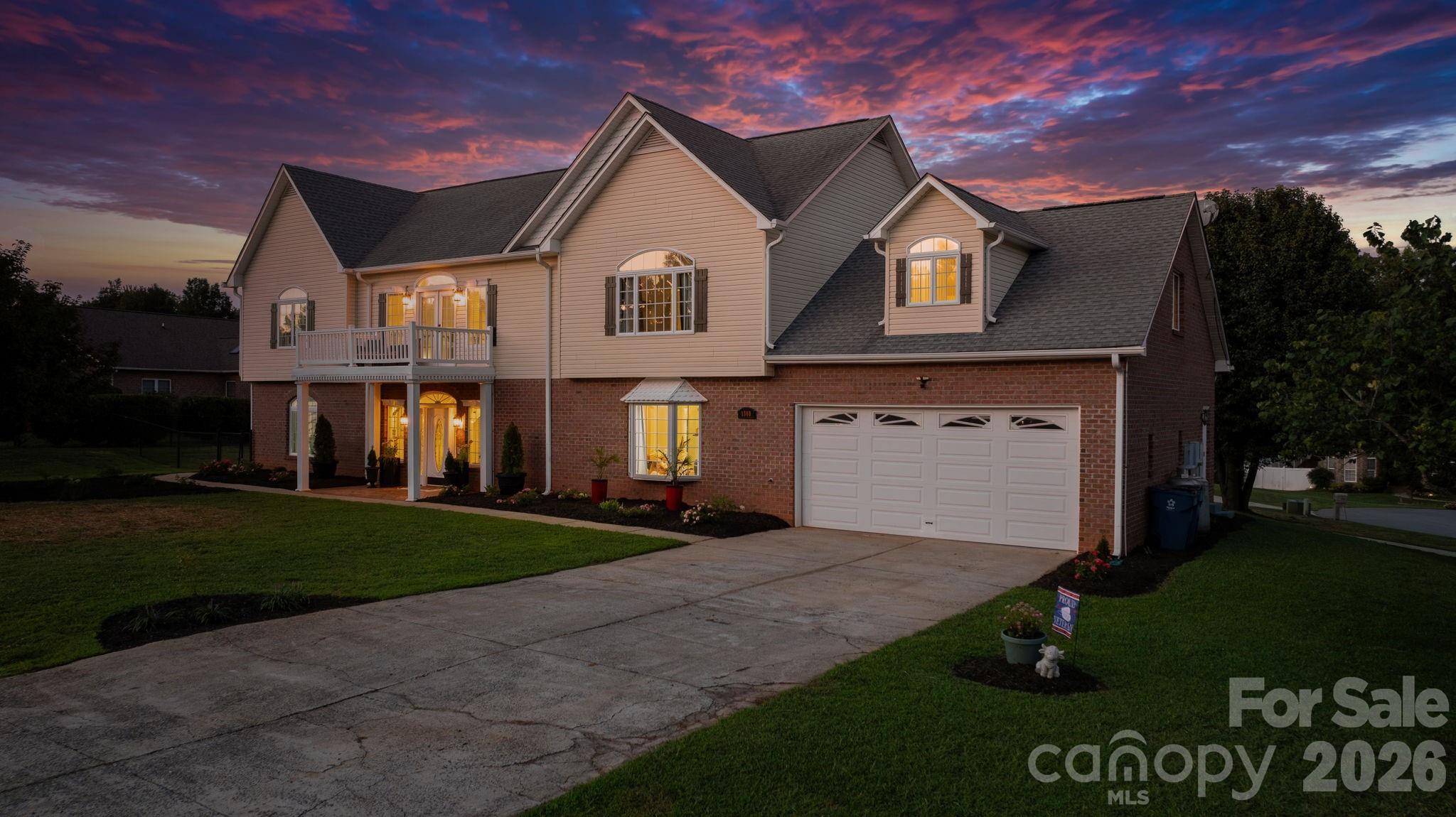 Single Family Residence at 1360 Sweet briar Lane, Hickory, photo 40 of 47