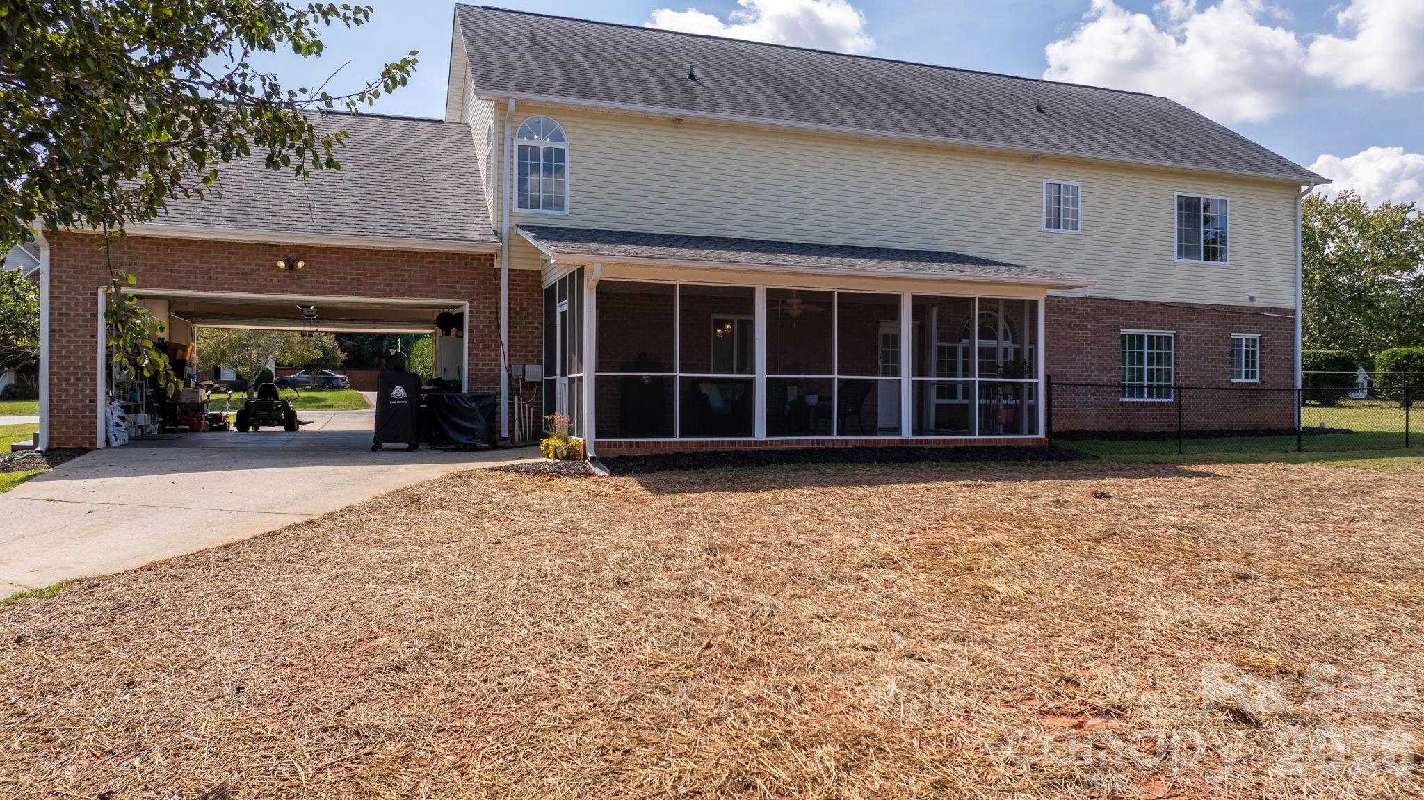 Single Family Residence at 1360 Sweet briar Lane, Hickory, photo 38 of 47
