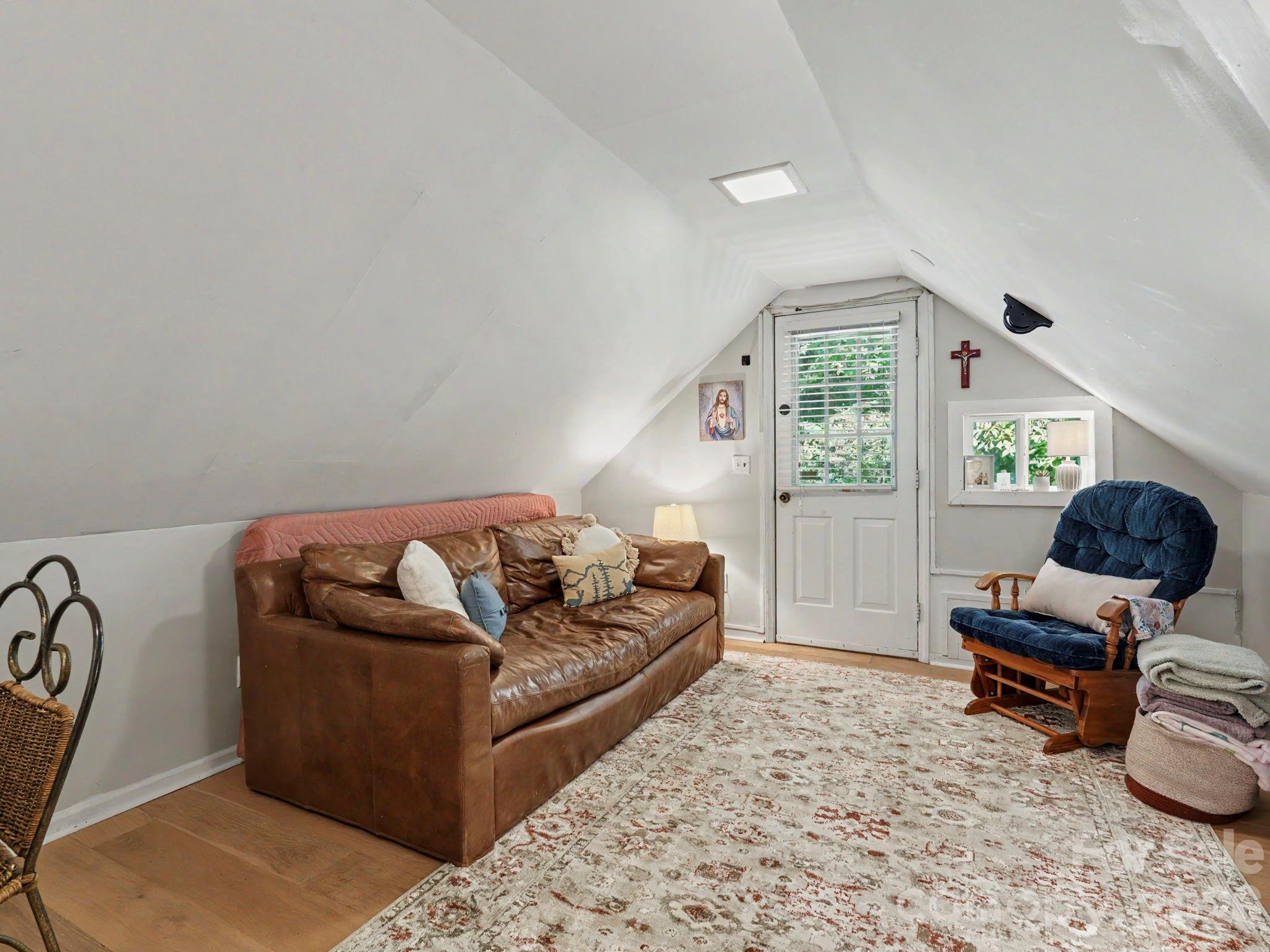 2nd Living Quarters - 1179 Aspen Way, Concord