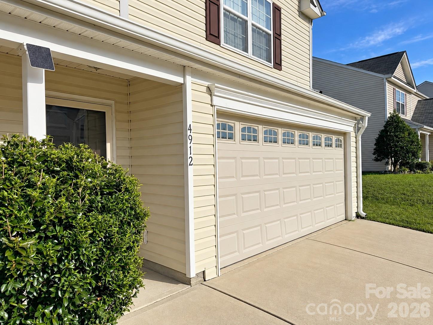 Single Family Residence at 4912 Alenja Lane, Raleigh, photo 3 of 38