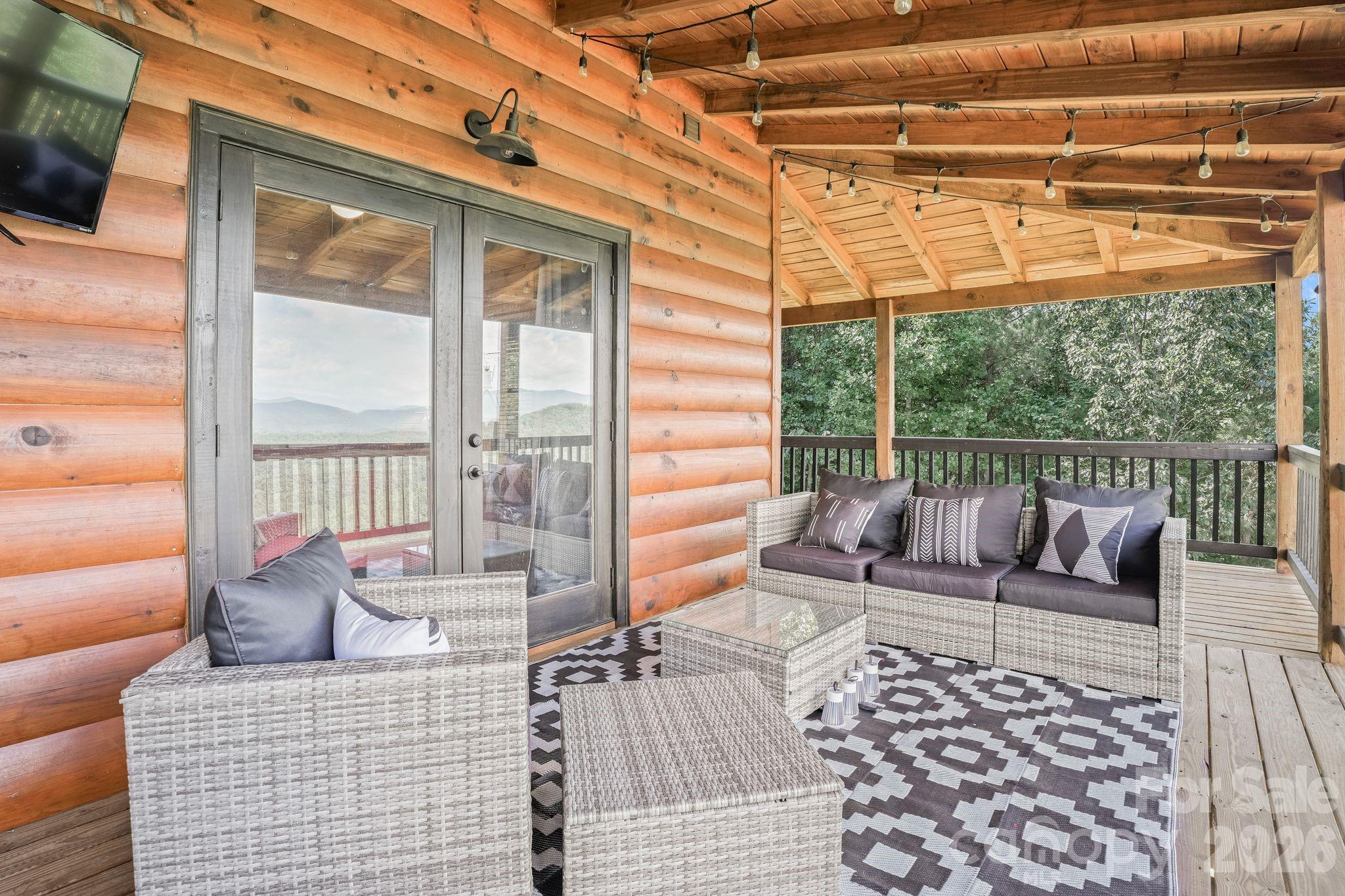 Single Family Residence at 84 Mountain Top Drive, Marion, photo 8 of 48