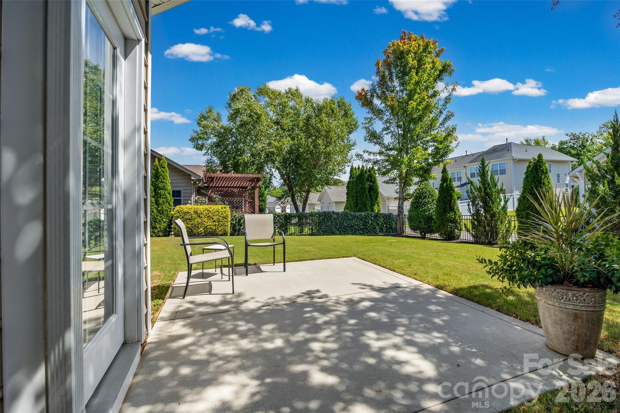 Lush landscaping - 8029 Whitehawk Hill Road, Waxhaw