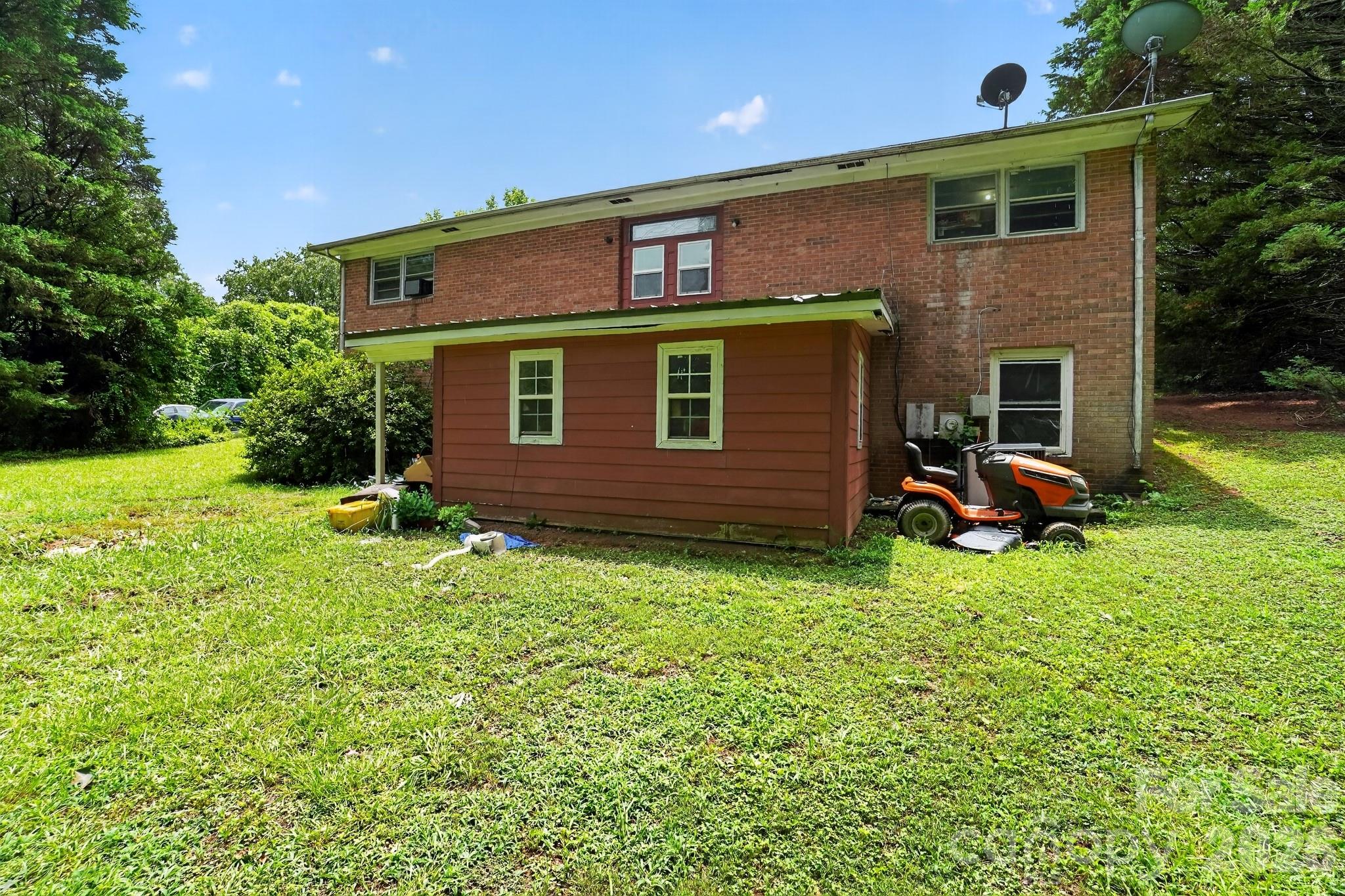 Single Family Residence at 101 White Rock Road, Grover, photo 3 of 20