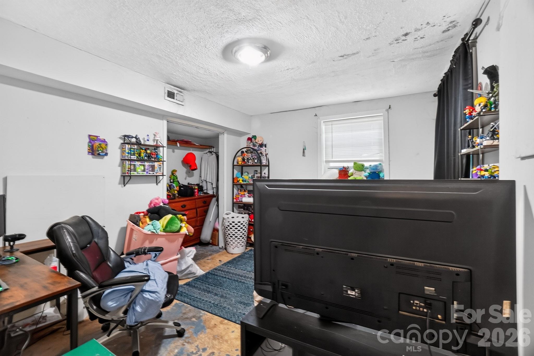 Single Family Residence at 101 White Rock Road, Grover, photo 7 of 20