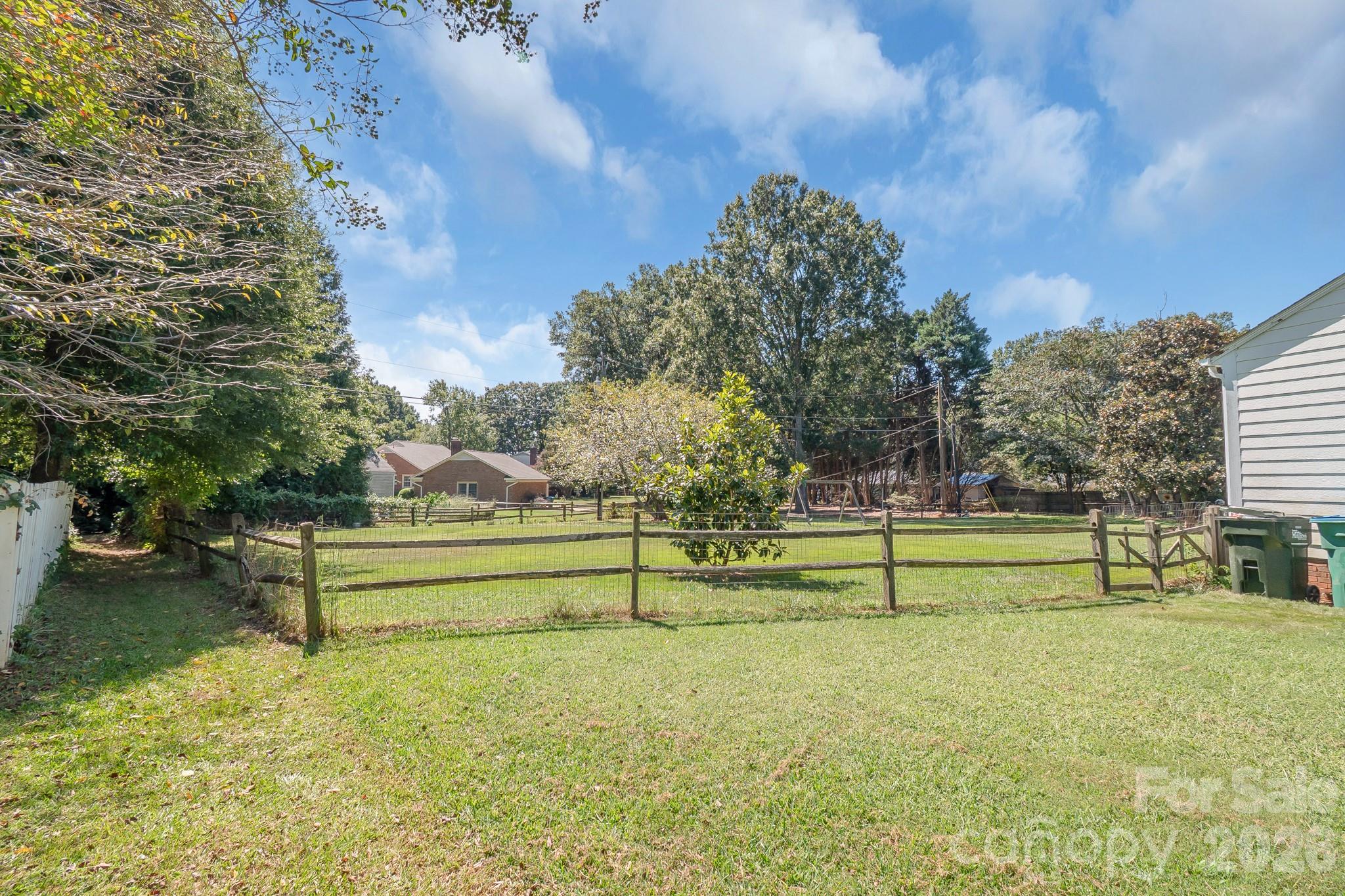 Private path to the horse trail - 13136 Blacksmith Court, Matthews