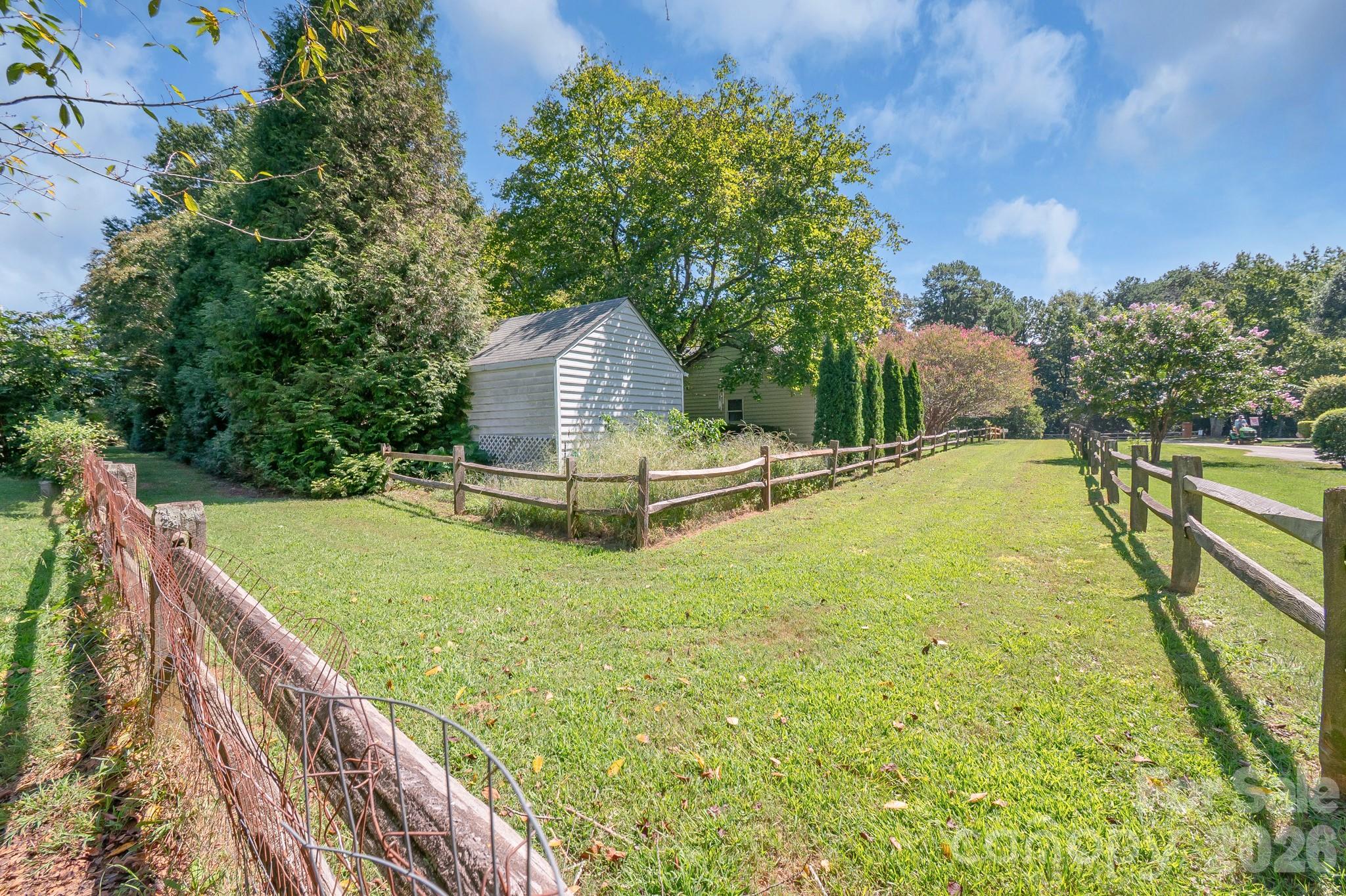 The horse trail on the other side of the fence - 13136 Blacksmith Court, Matthews