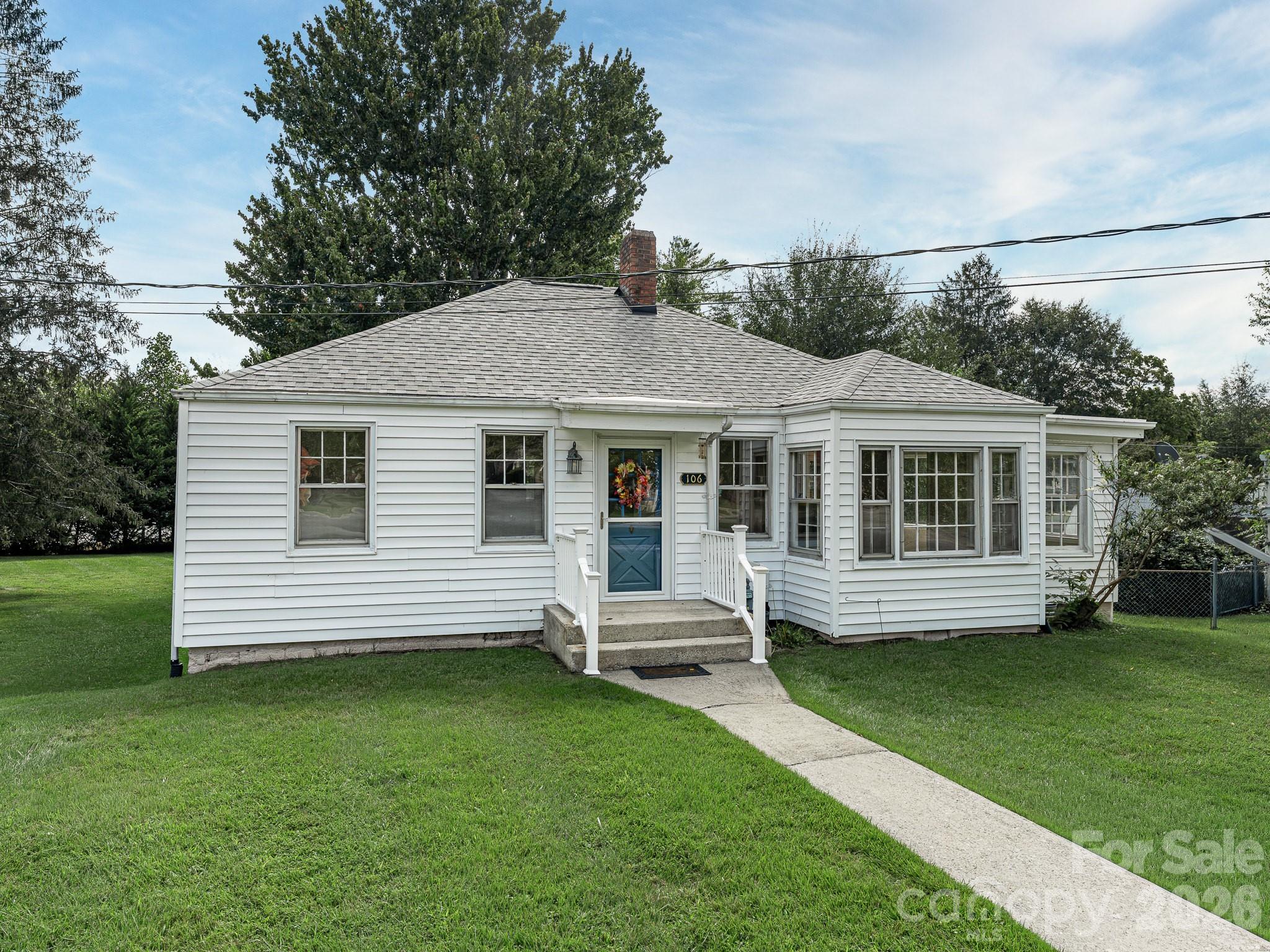 Single Family Residence at 106 Green Acres Avenue, Brevard, photo 2 of 34