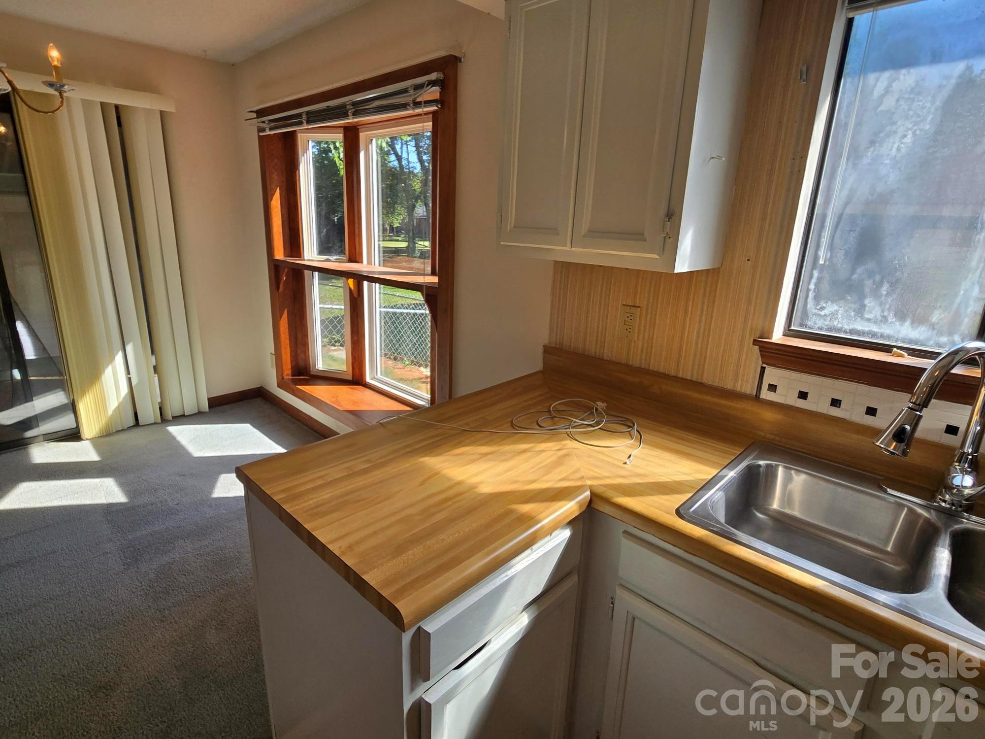Kitchen and Breakfast Nook. - 6214 Elkington Lane, Mint Hill